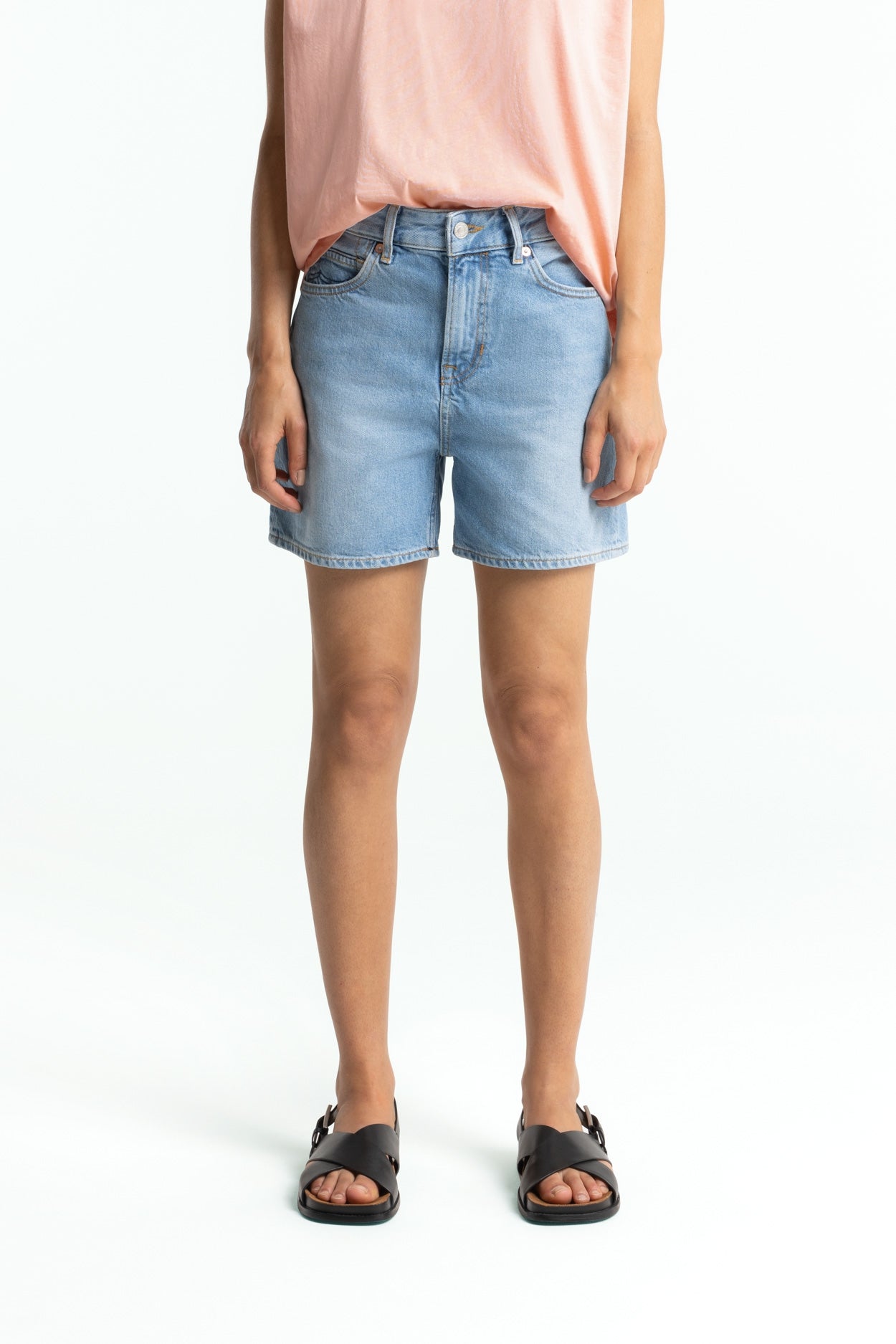 LIORA SHORT | SANIBEL LIGHT