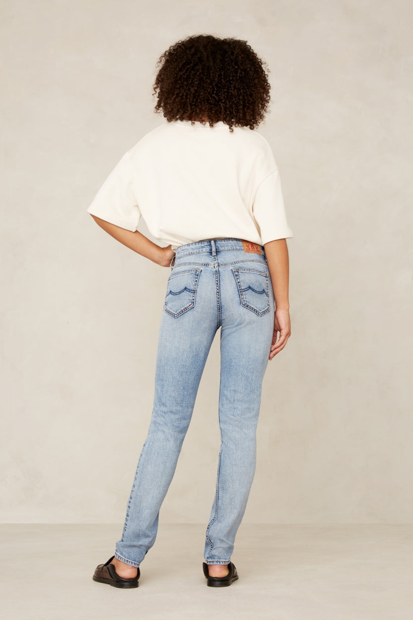 JUNO | LIGHT WELL WORN
