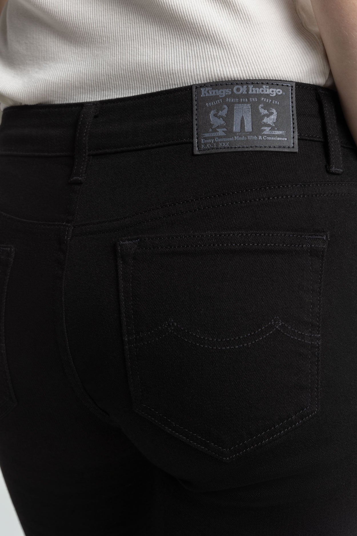 EMI | STAY BLACK RINSE