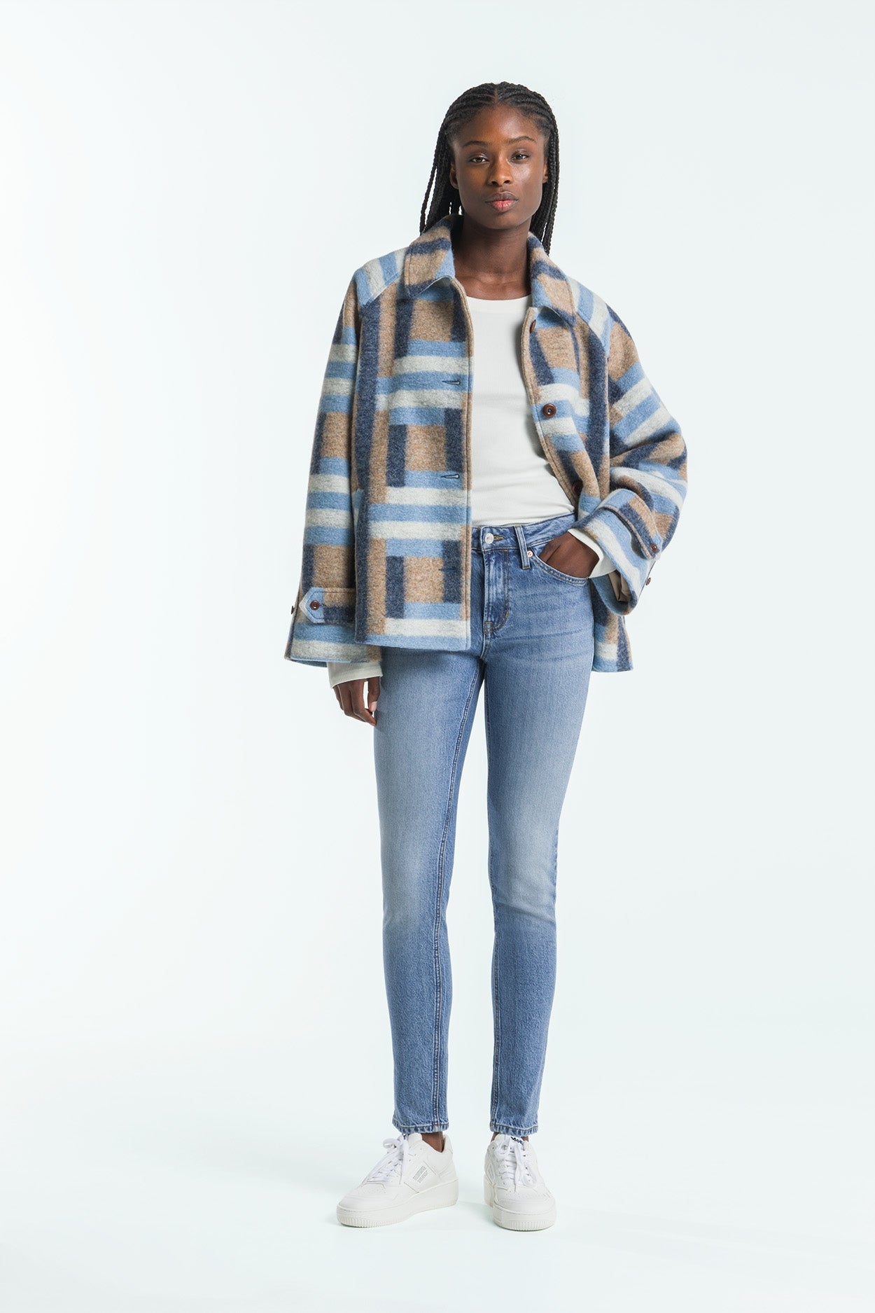 Kings Of Indigo-JUNO MEDIUM | ANTONIE DEEP ROYAL TENCEL MID-Jeans-Black-Deal-Outlet-by-ARCHIVIST