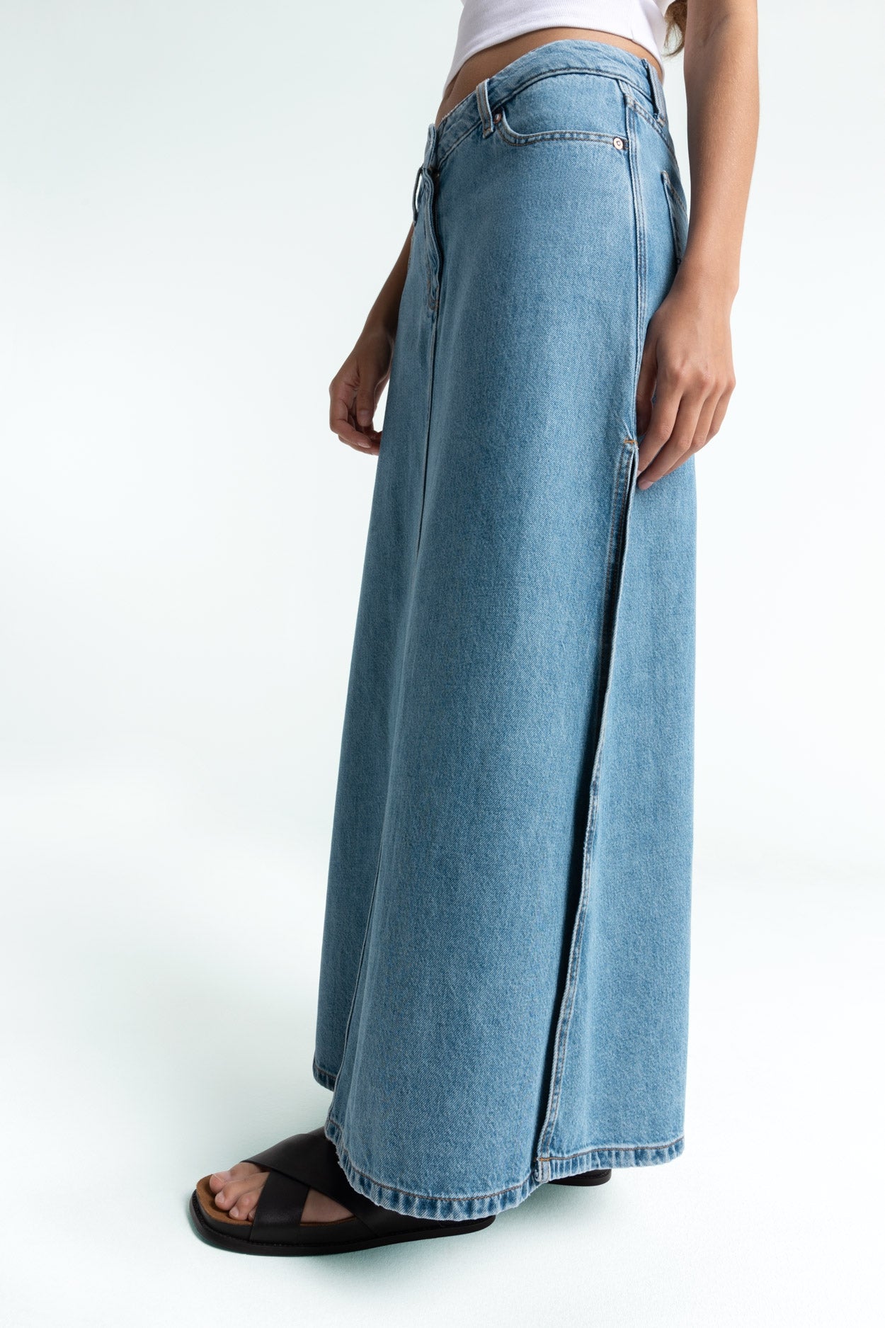 AMIRAH | BLUE REEF MID