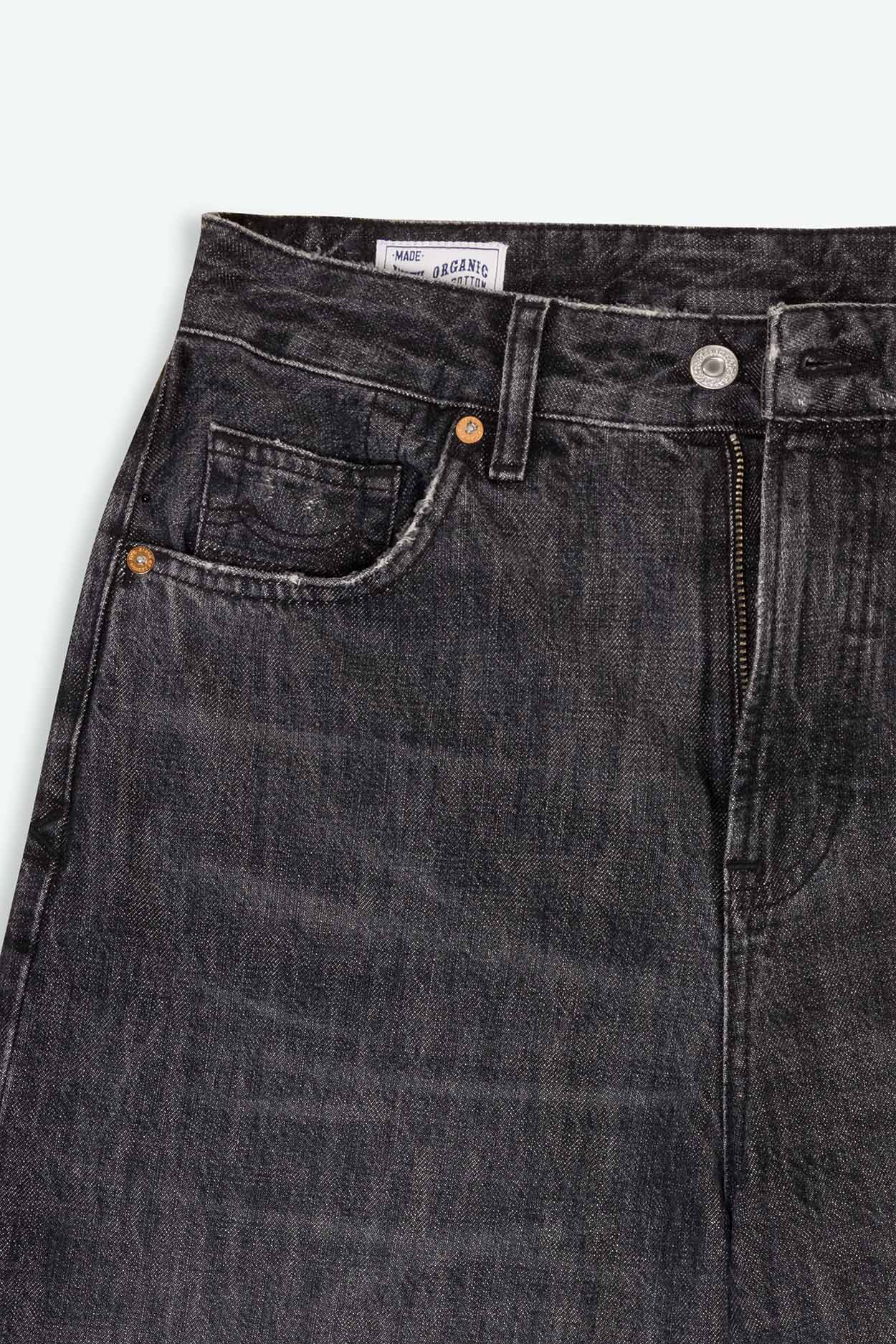 LEILA | CEKY BLACK WORN