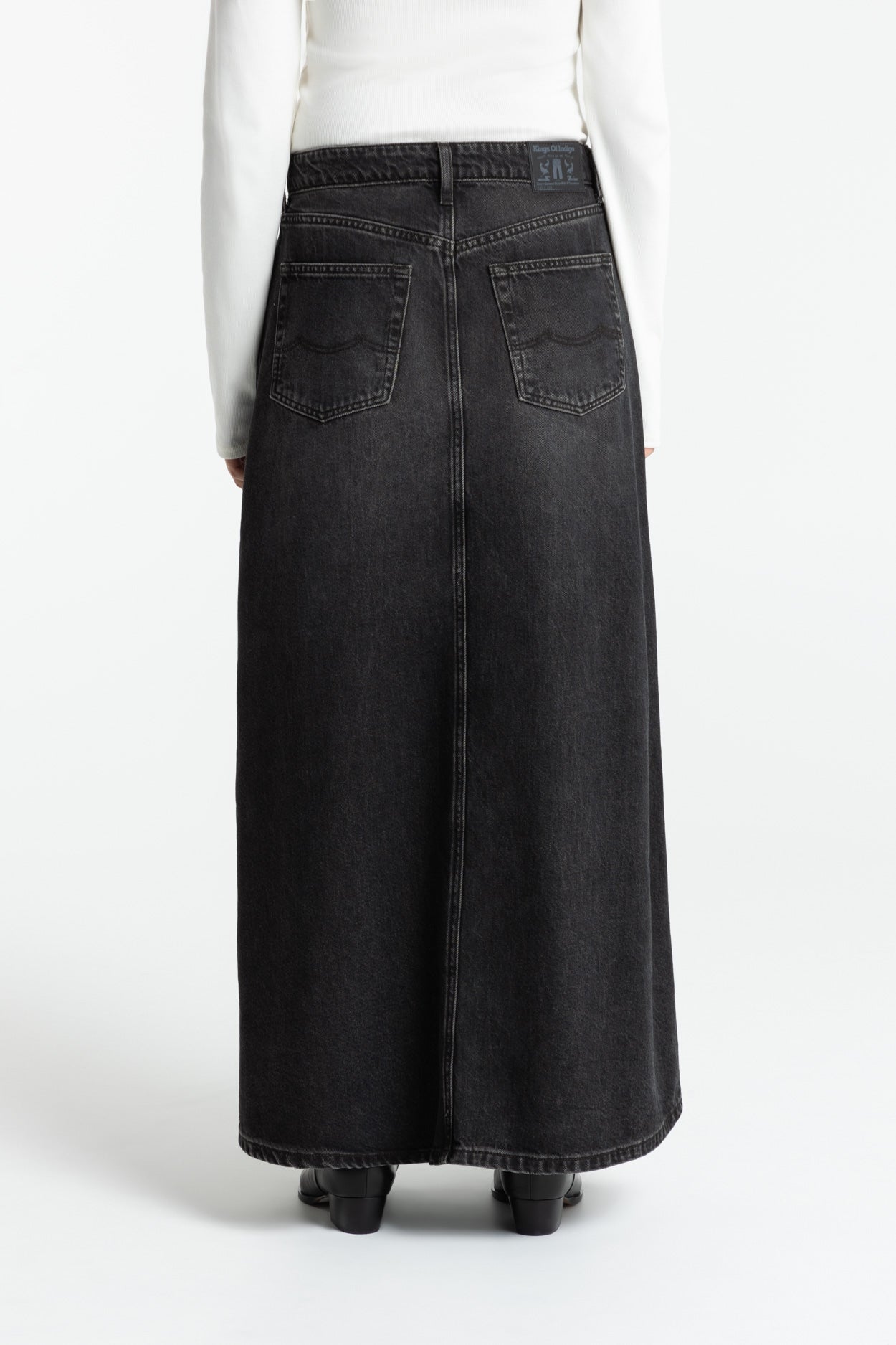 AMIRAH | VILMA BROWN BLACK WORN