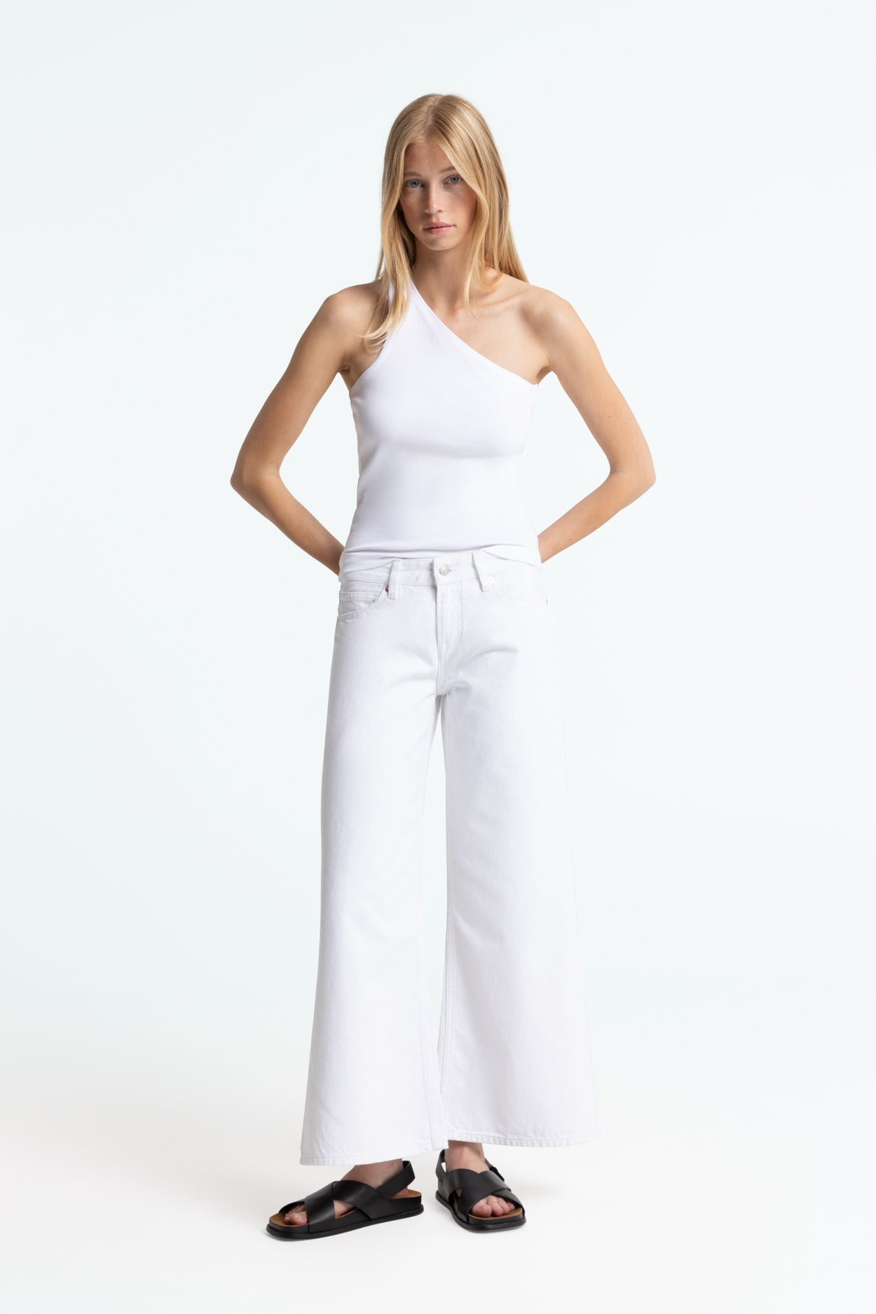 MATHILDA | WHITE