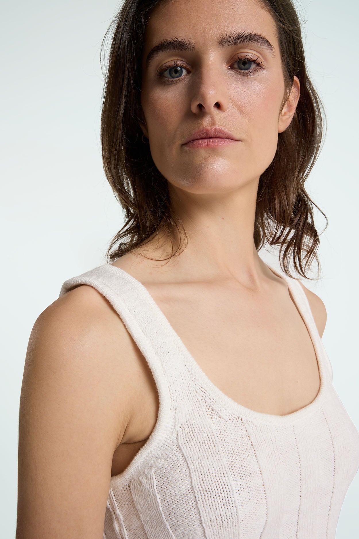 HINAN | WHITE