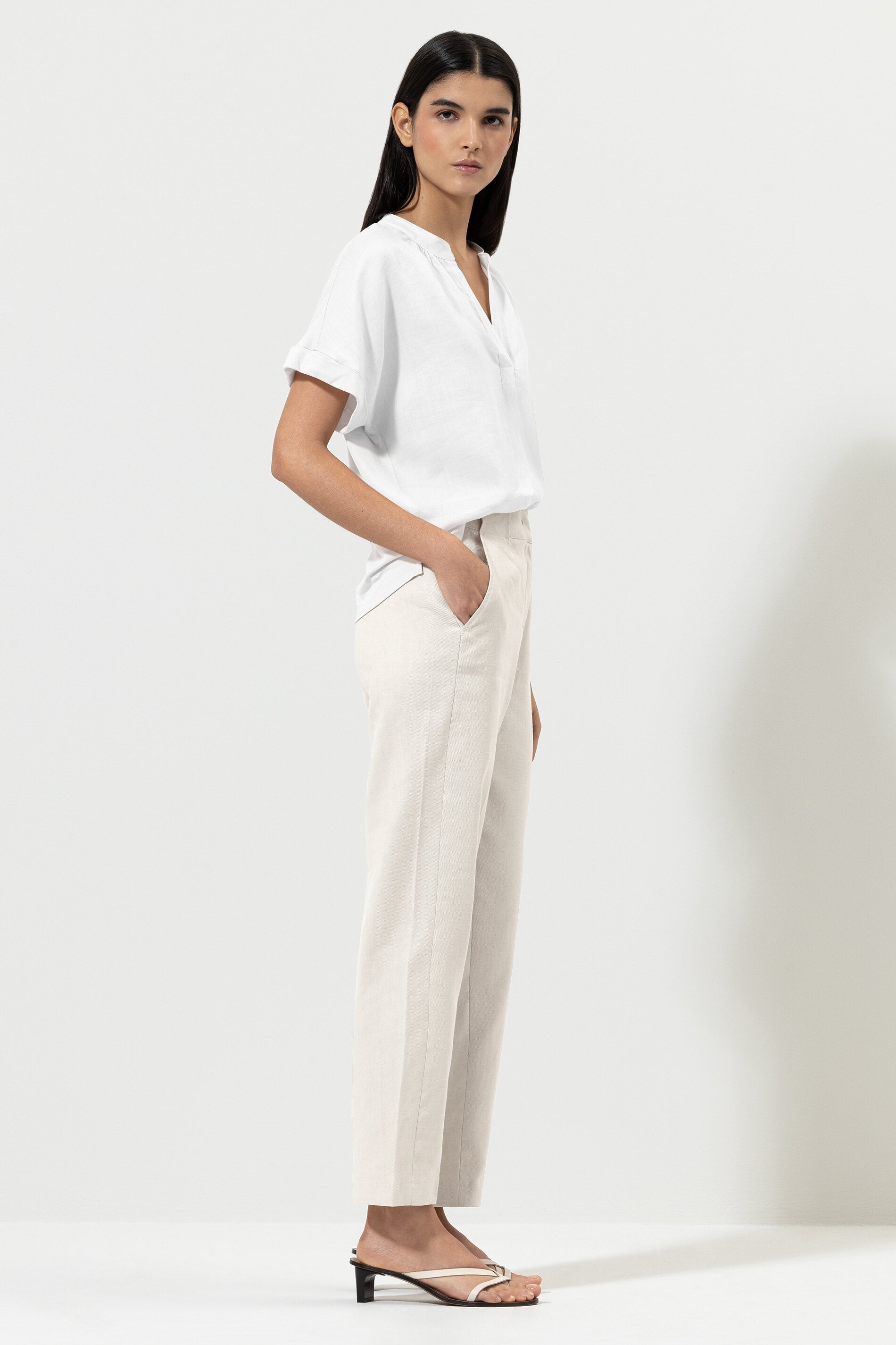 LUISA-CERANO-OUTLET-SALE-Tapered-Pants-aus-Leinen-Mix-Hosen-ARCHIVE-COLLECTION-2.jpg