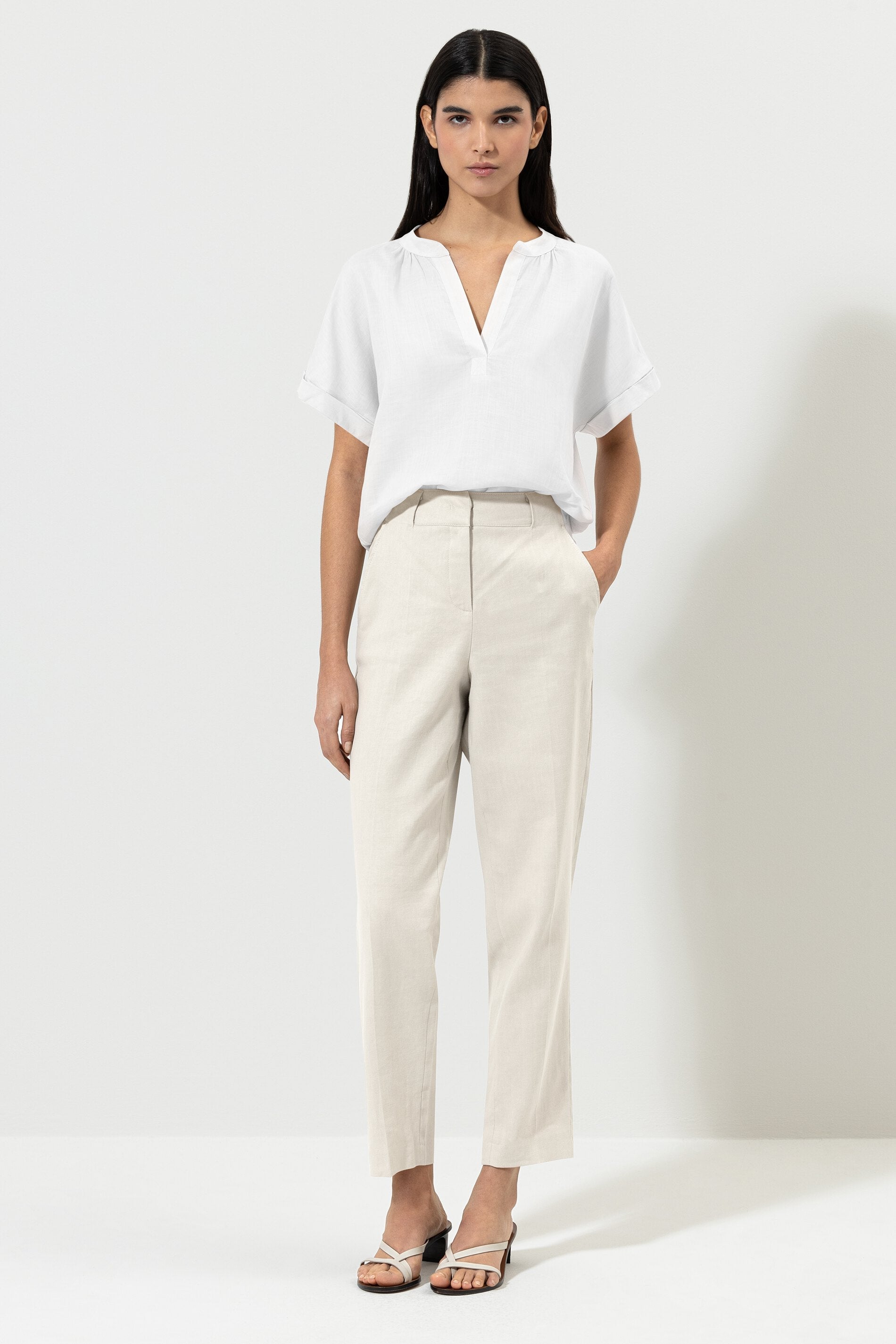 LUISA-CERANO-OUTLET-SALE-Tapered-Pants-aus-Leinen-Mix-Hosen-ARCHIVE-COLLECTION.jpg