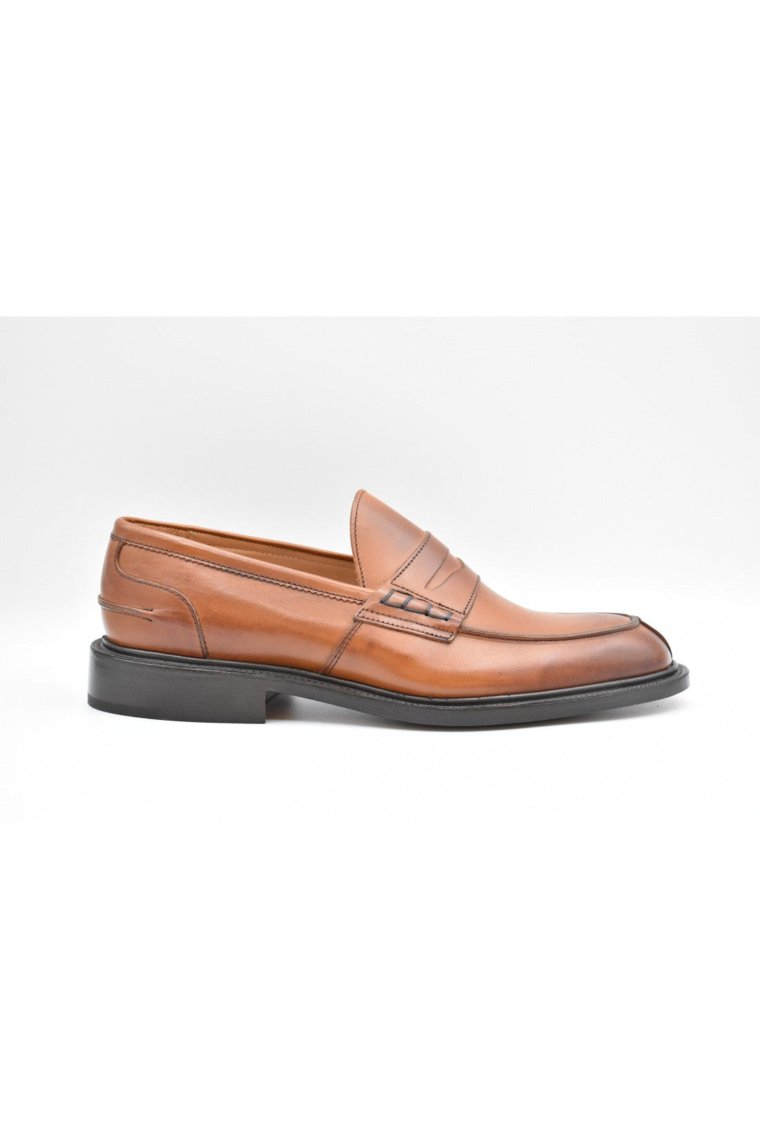 TRICKER'S-OUTLET-SALE-Laced-ARCHIVIST