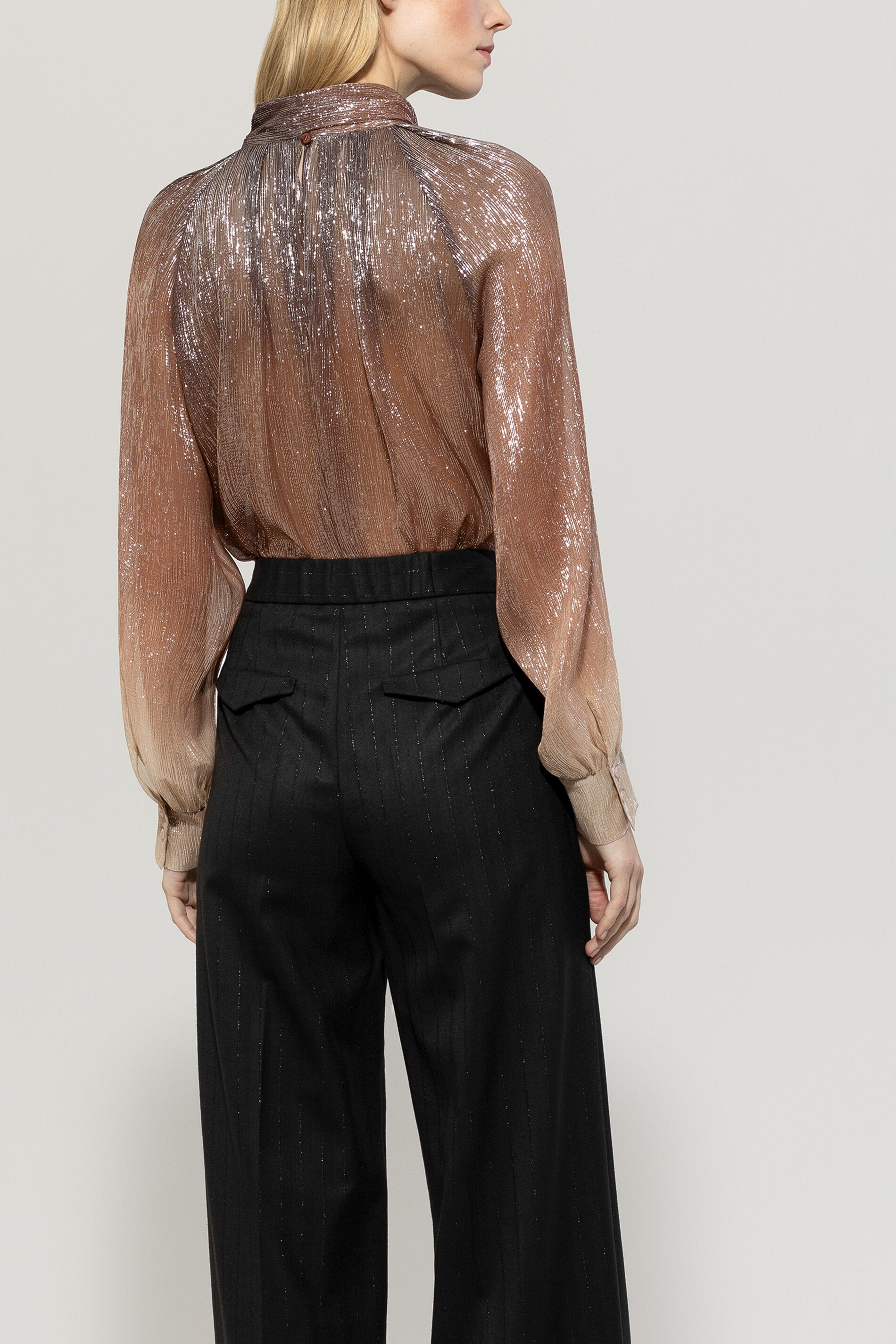 Luisa Cerano-Lamé-Schluppenbluse-Hemden & Blusen-Black-Deal-Outlet-by-ARCHIVIST