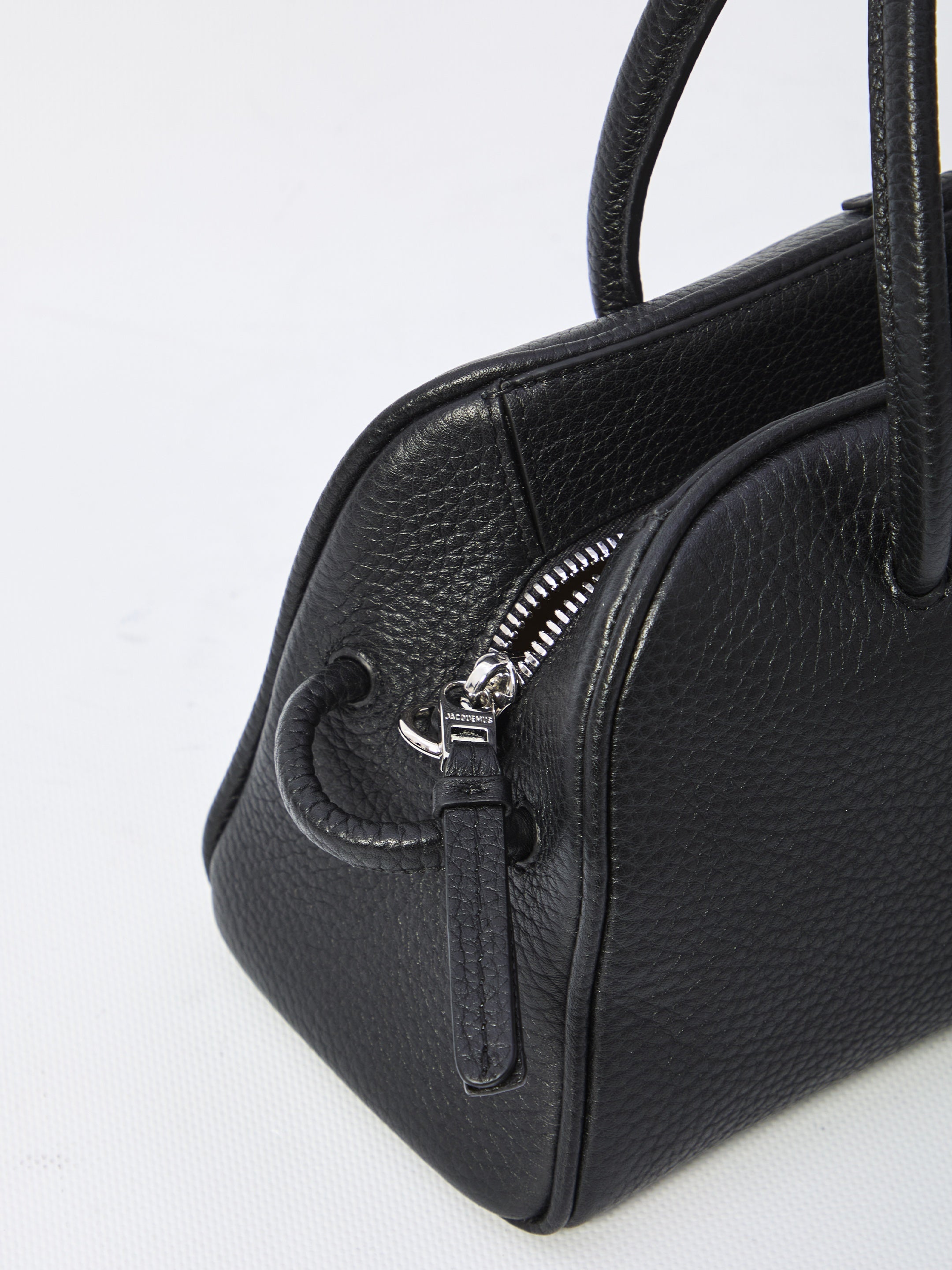 Jacquemus-OUTLET-SALE-Le Turismo small bag-ARCHIVIST