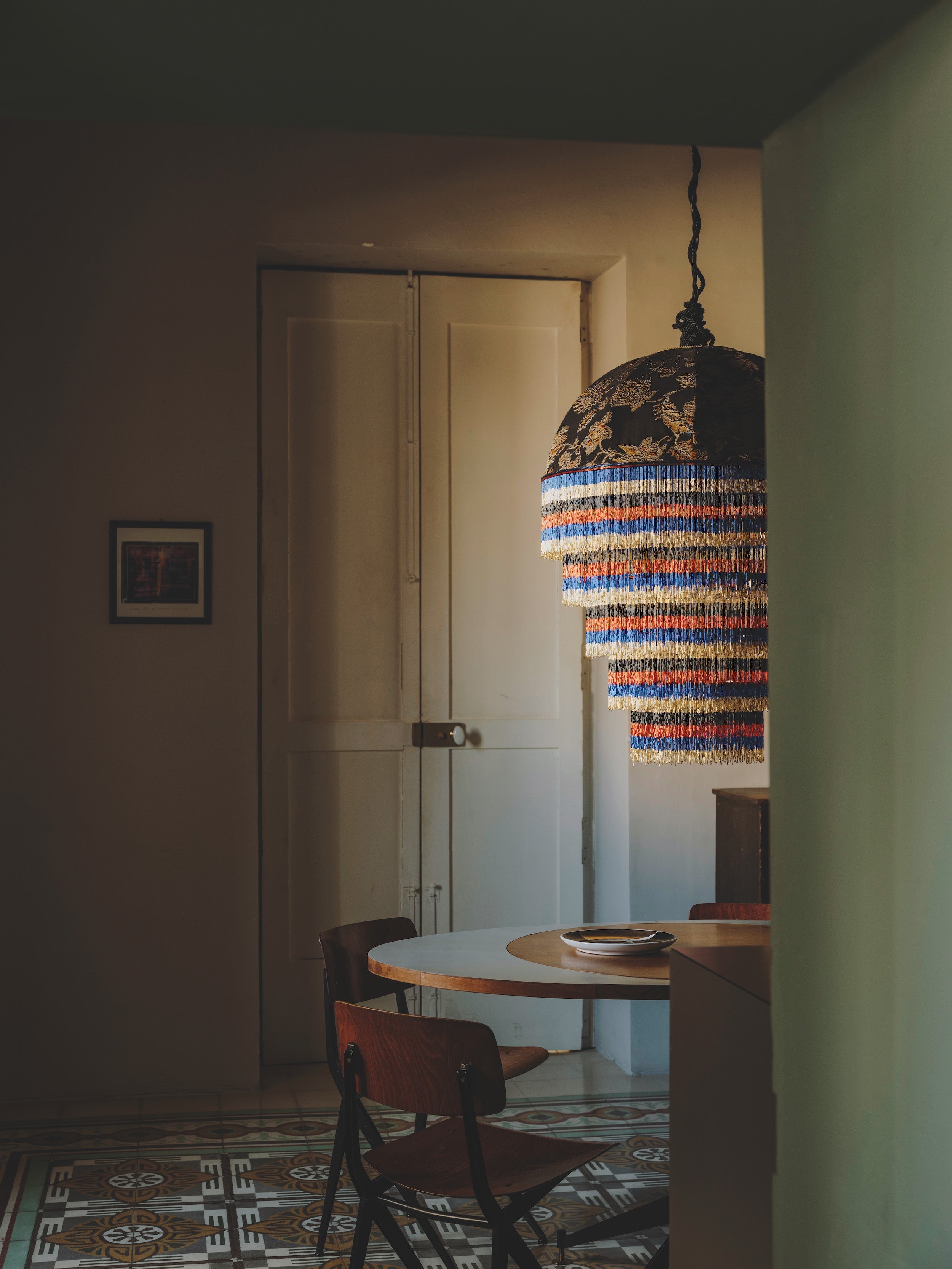 Gestalten Eu Shop-Living In-Book-Black-Deal-Outlet-by-ARCHIVIST