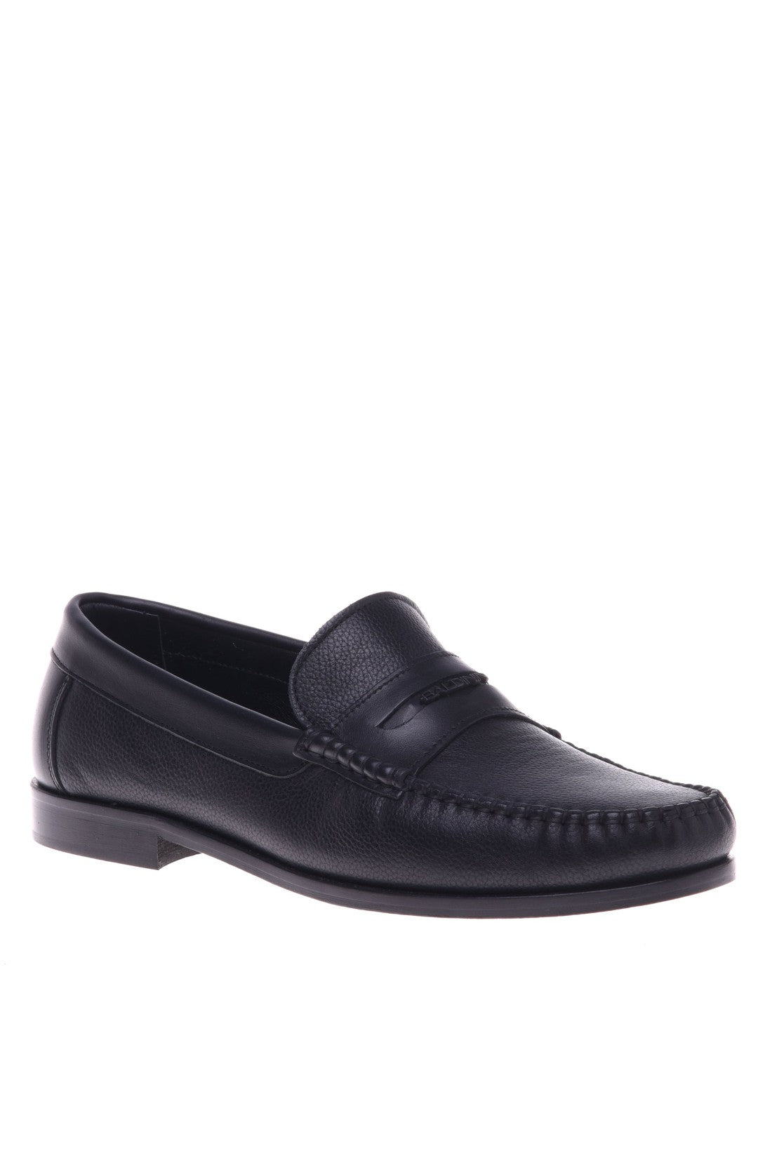 Loafer in black tumbled leather