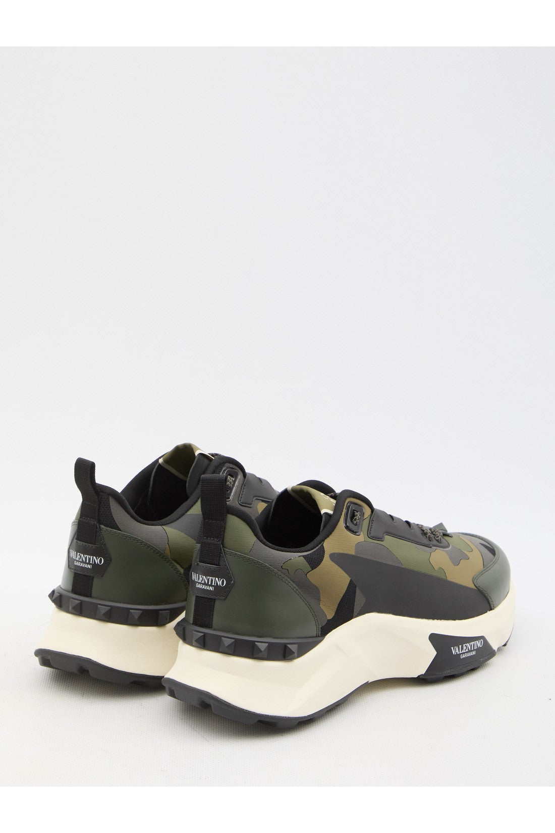 VALENTINO GARAVANI-OUTLET-SALE-Low Top True Act Camouflage sneakers-ARCHIVIST