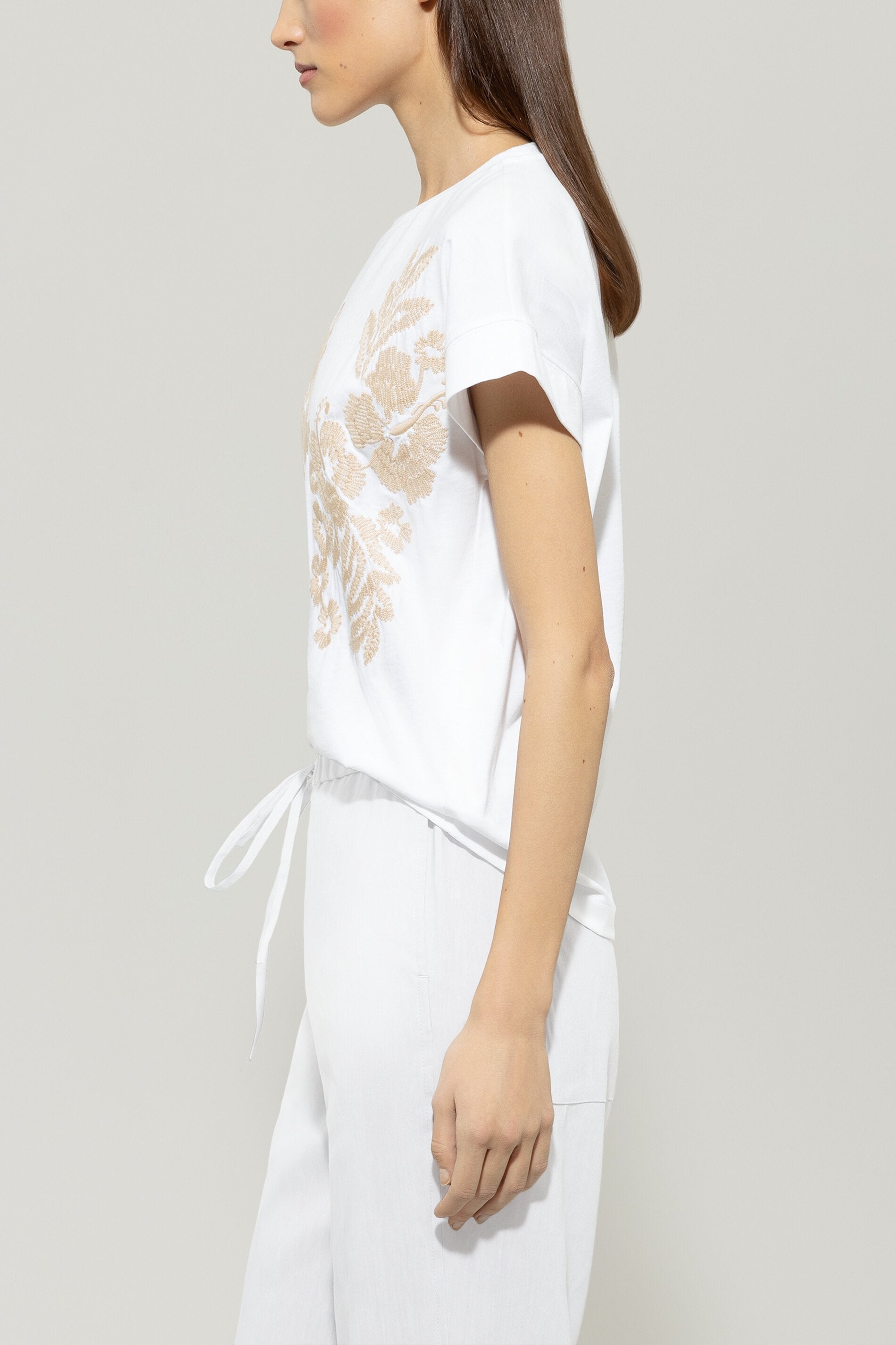 T-Shirt mit Stickerei