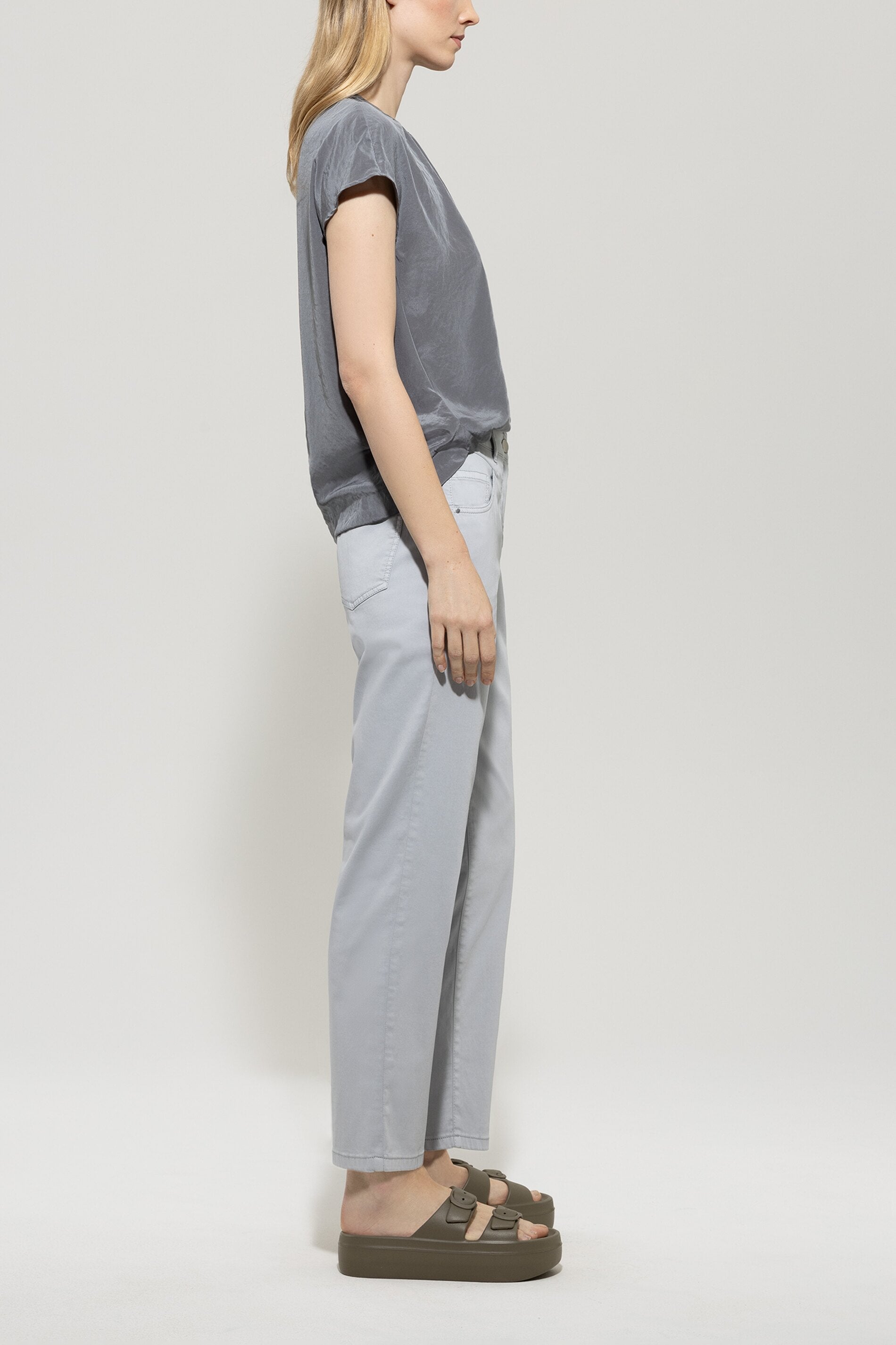 High-Stretch-Tapered-Denim