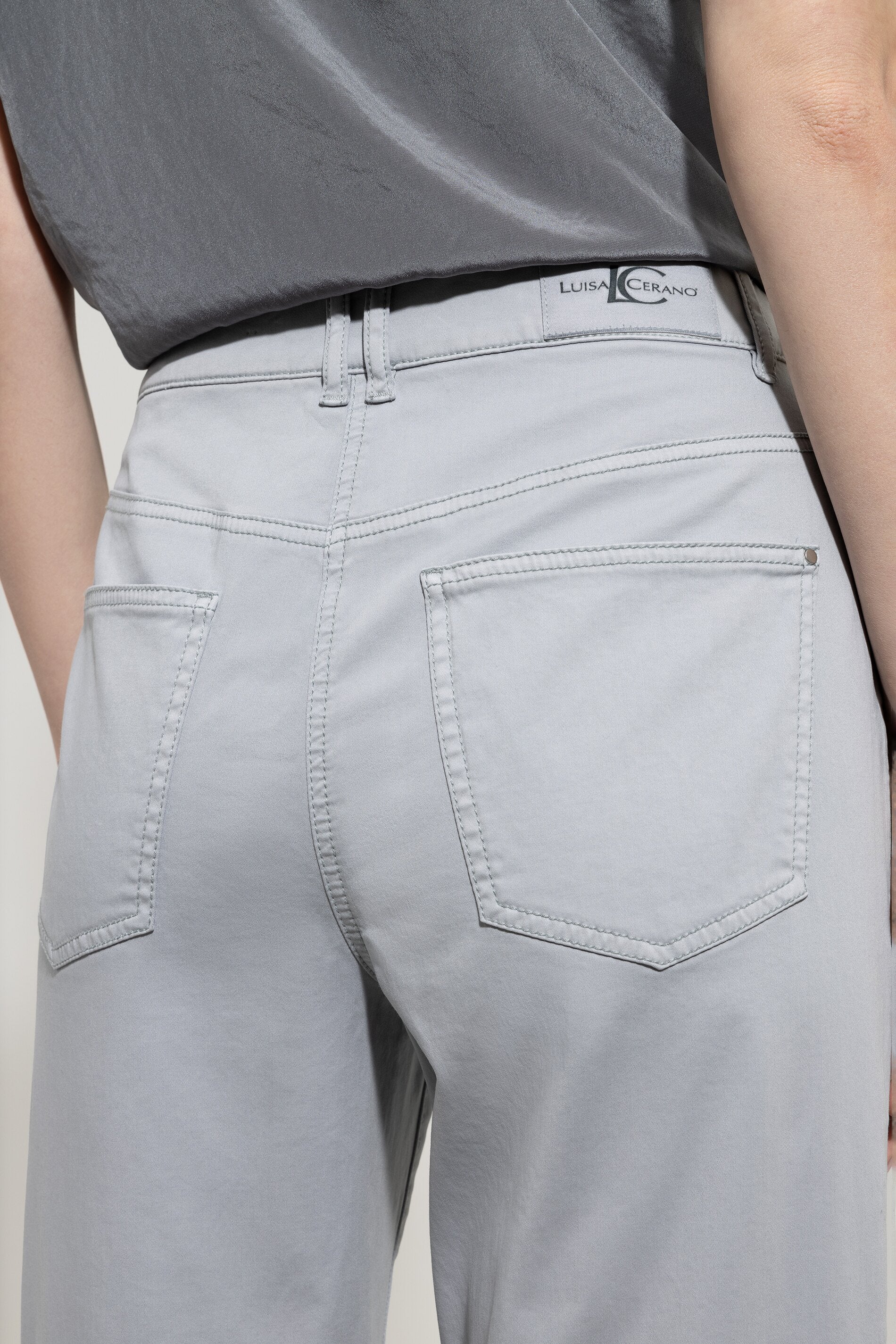 High-Stretch-Tapered-Denim