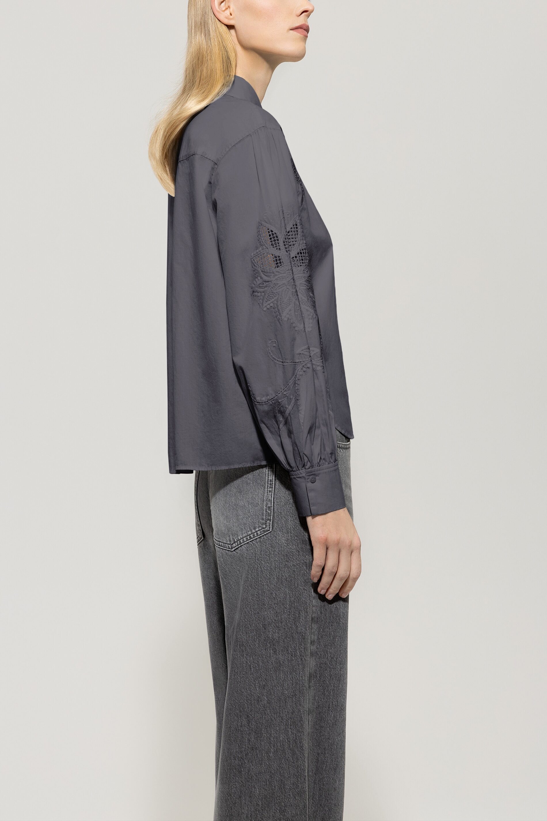 Langarm-Bluse mit Stickerei