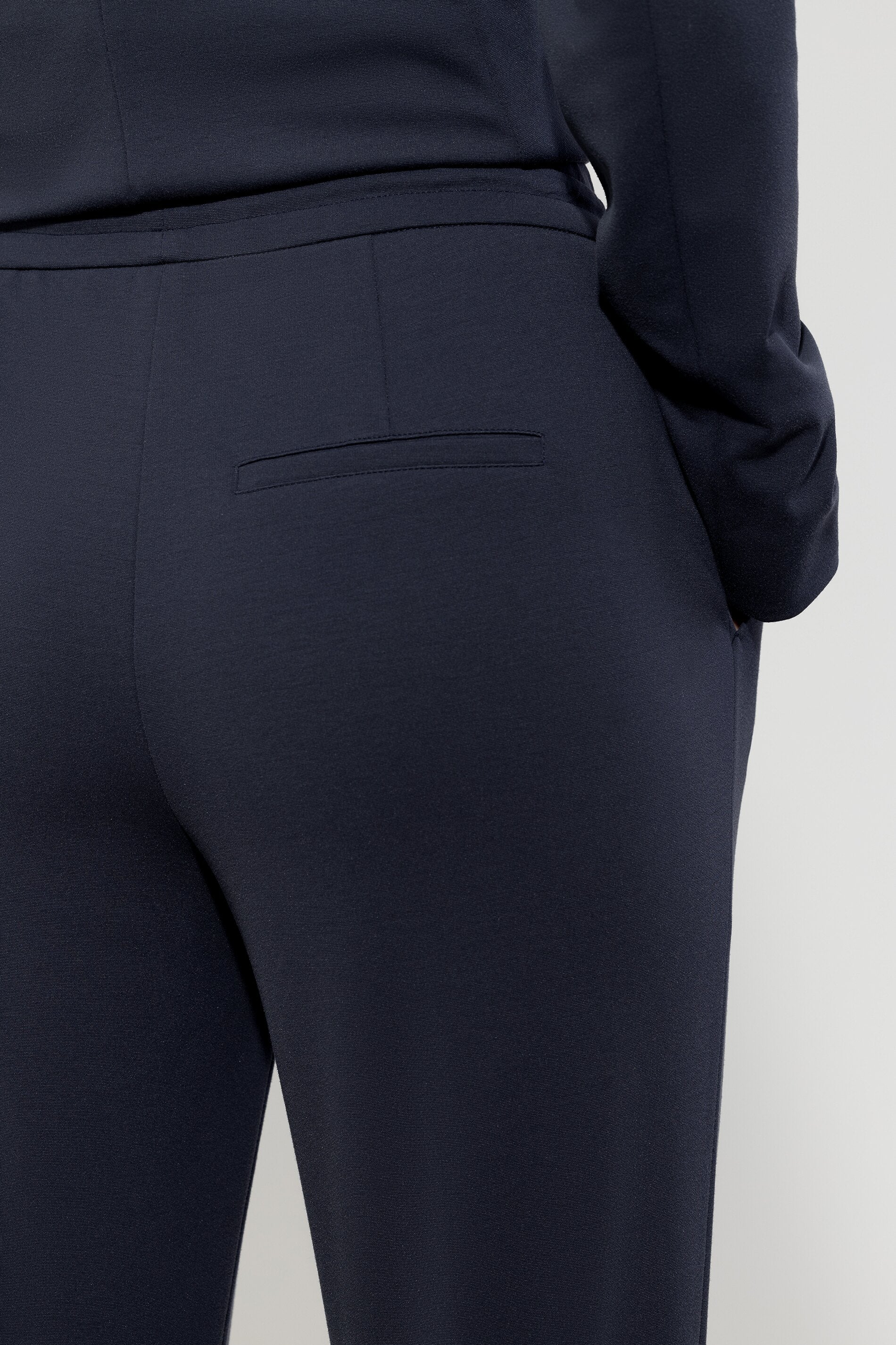 Luisa Cerano-Joggpants aus Punto-Milano-Hosen-Black-Deal-Outlet-by-ARCHIVIST