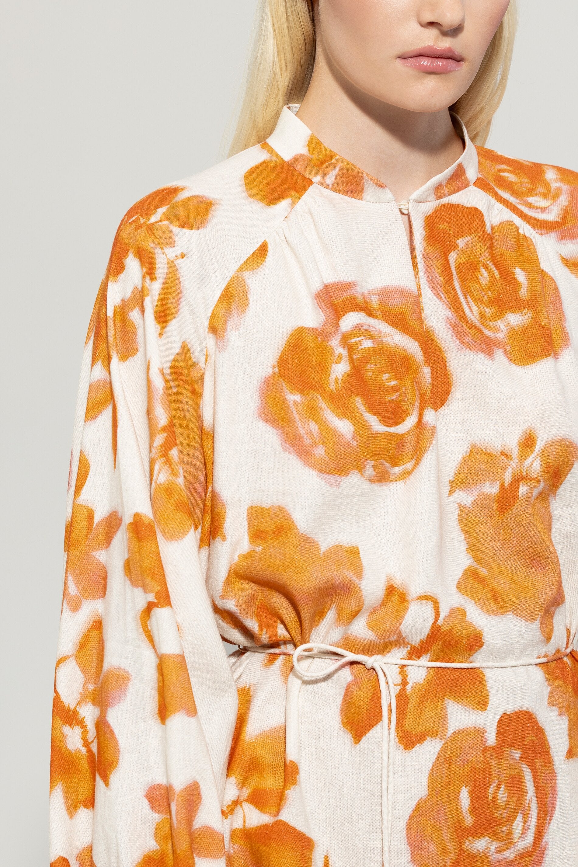 Minikleid mit Rose-Print-Kleider & Röcke-Luisa Cerano-ARCHIVIST