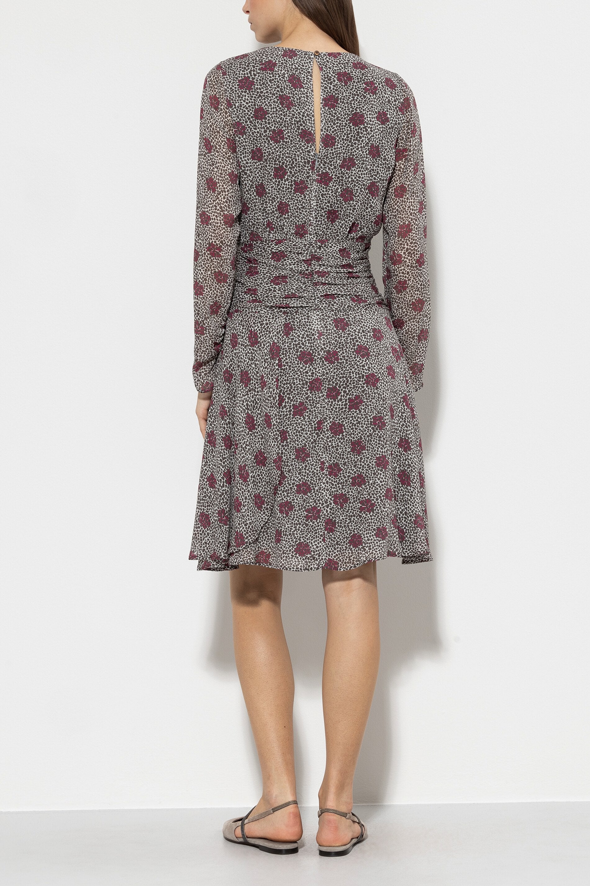 Kleid mit Millefleurs-Print