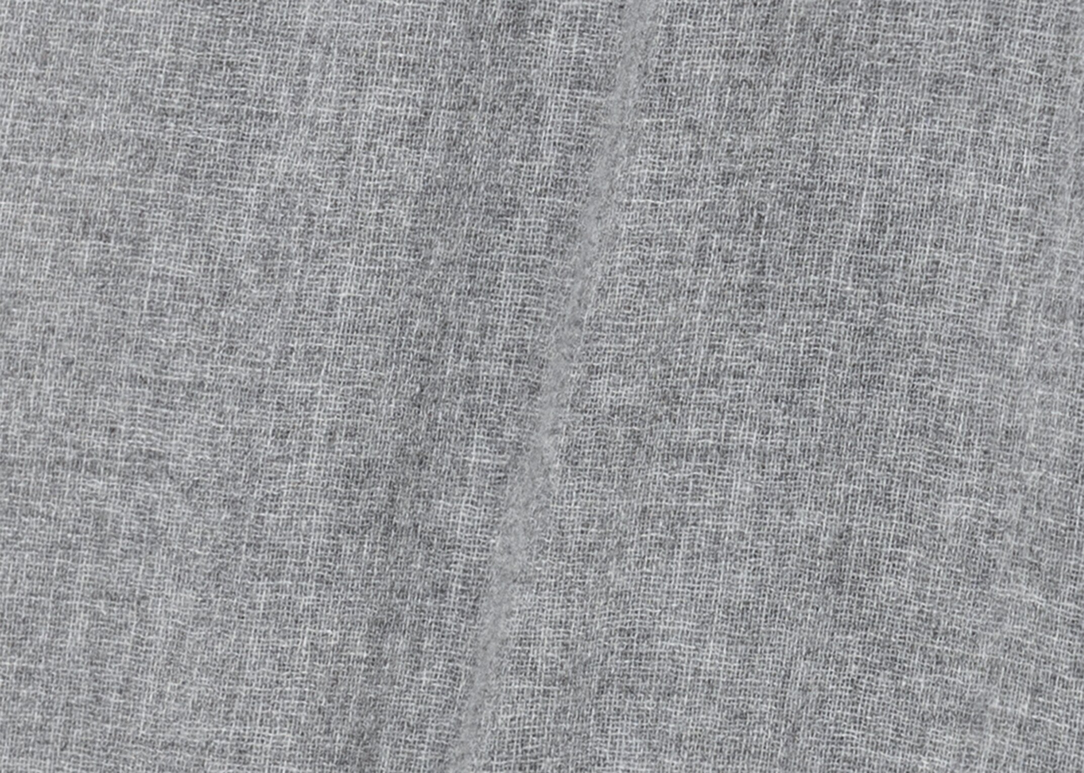 Wool scarf with fringes