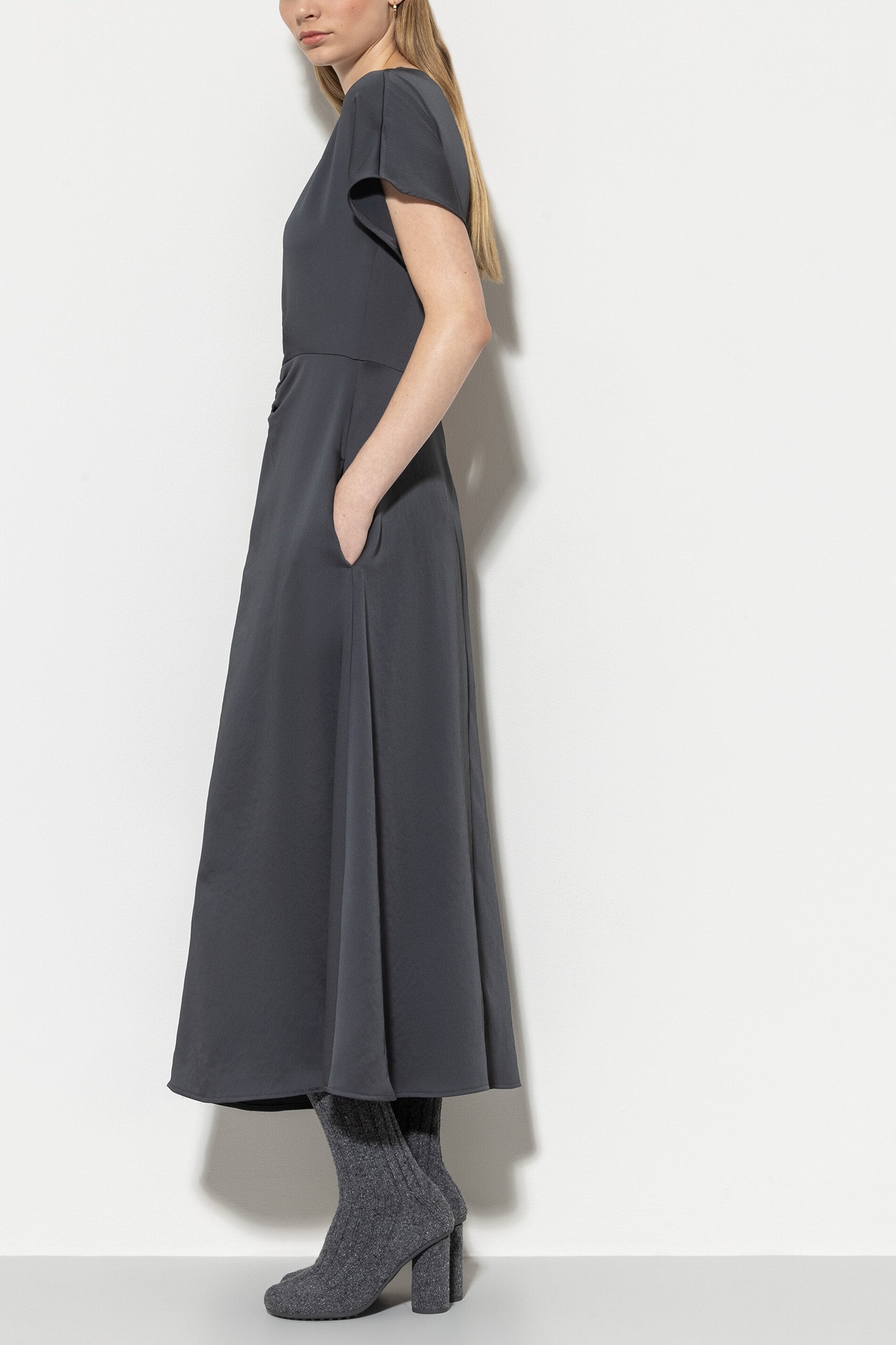 Robe maxi à détails plissés