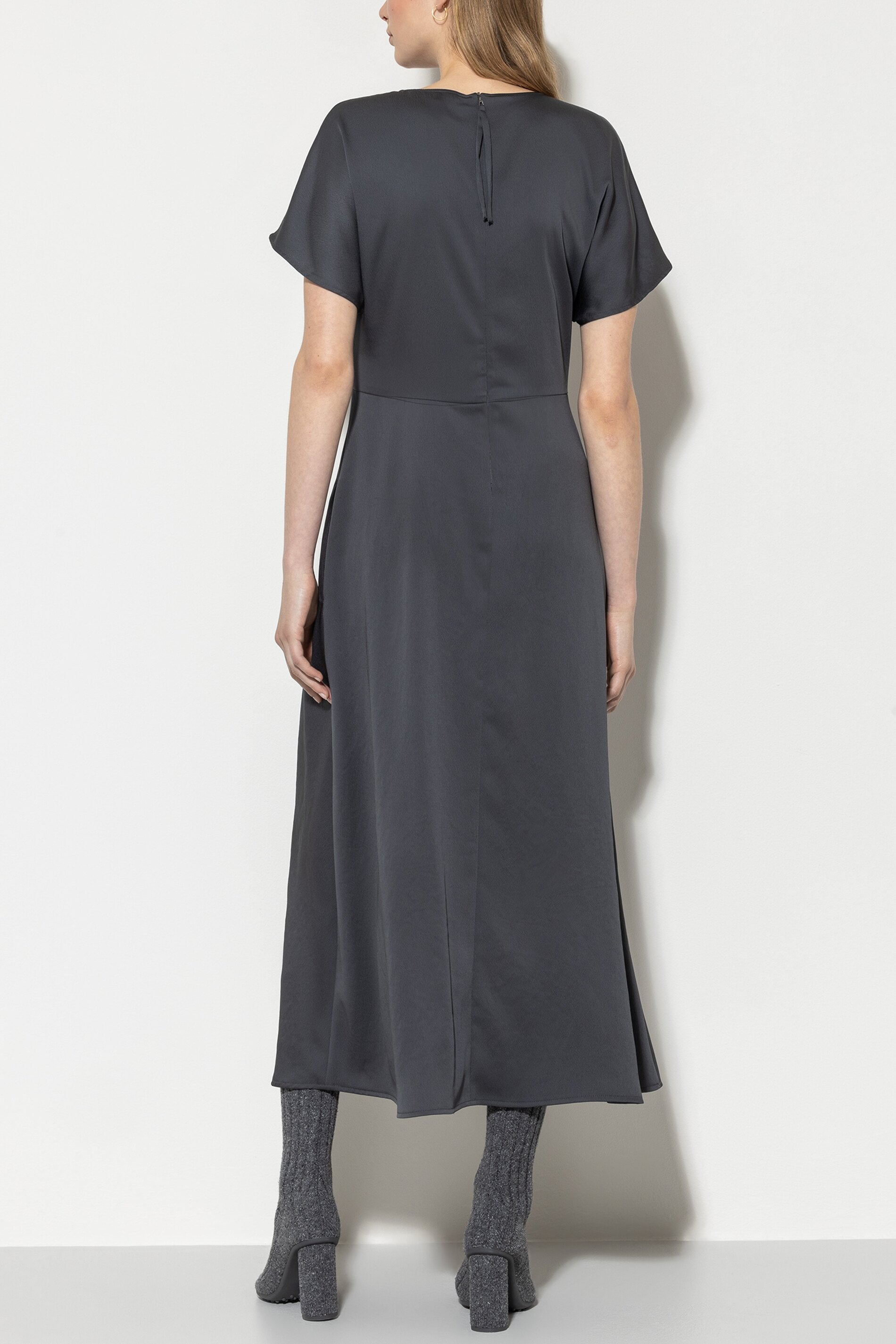 Robe maxi à détails plissés
