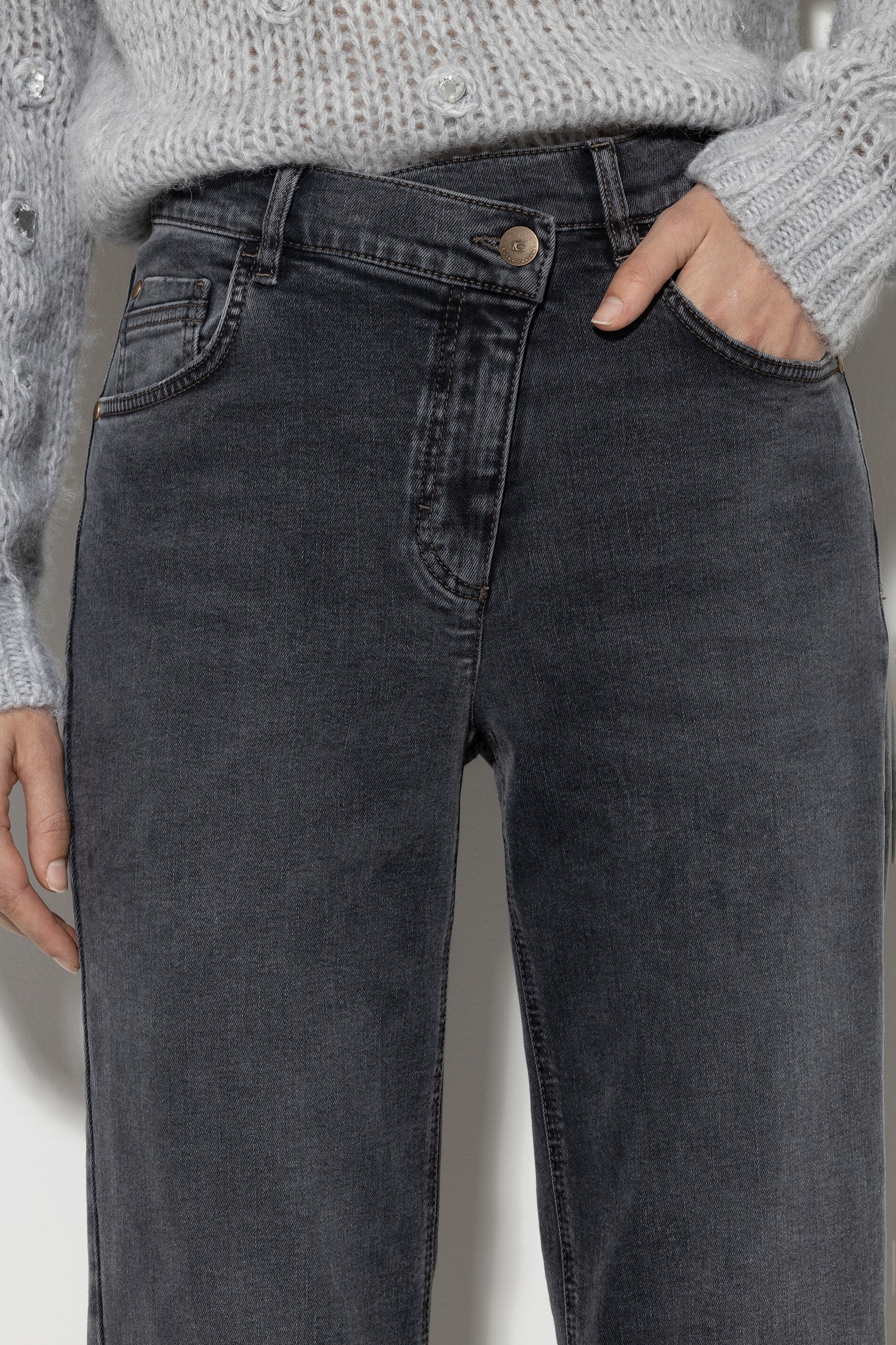Looseleg-Black-Denim