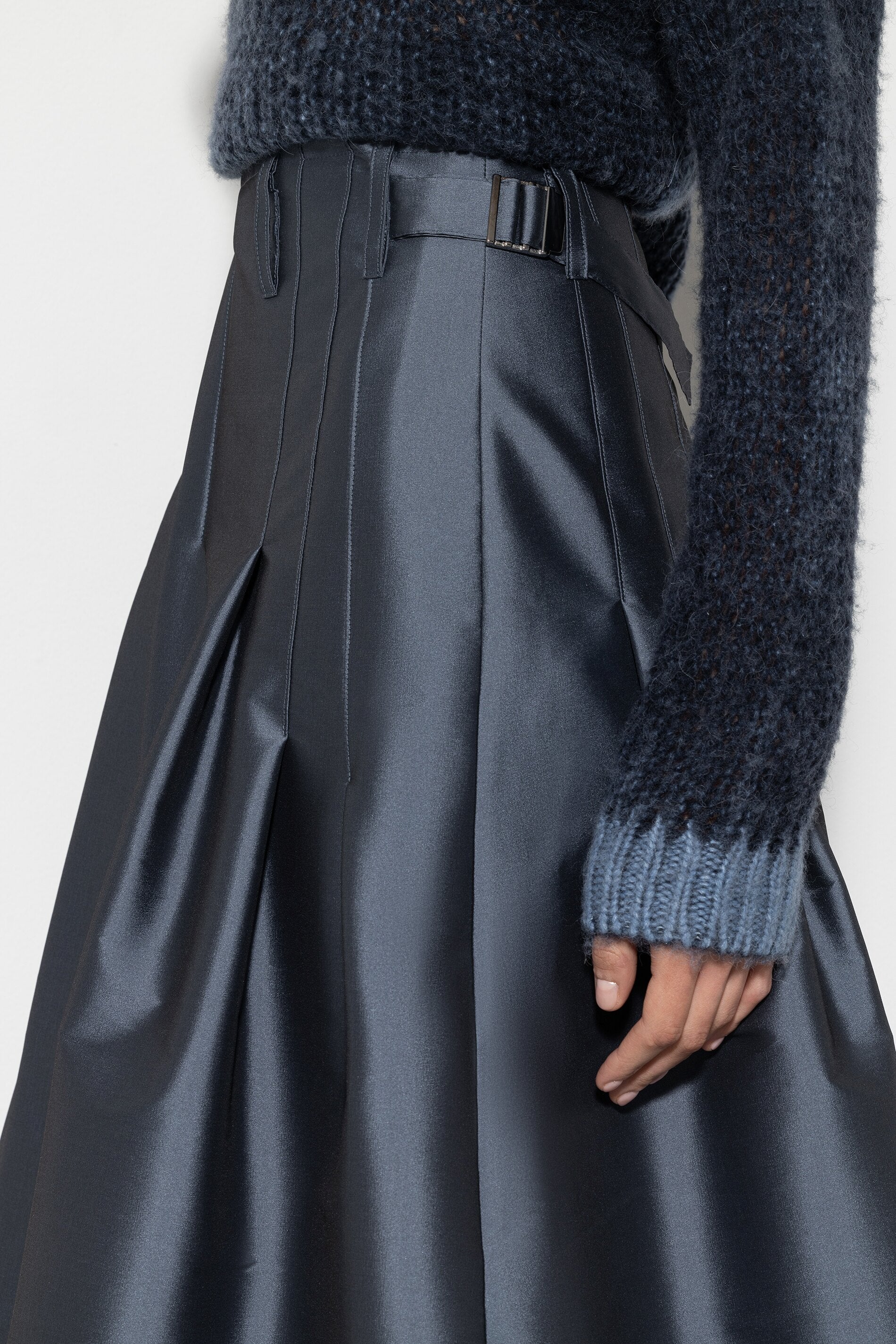 Taft-Rock mit Faltendetails