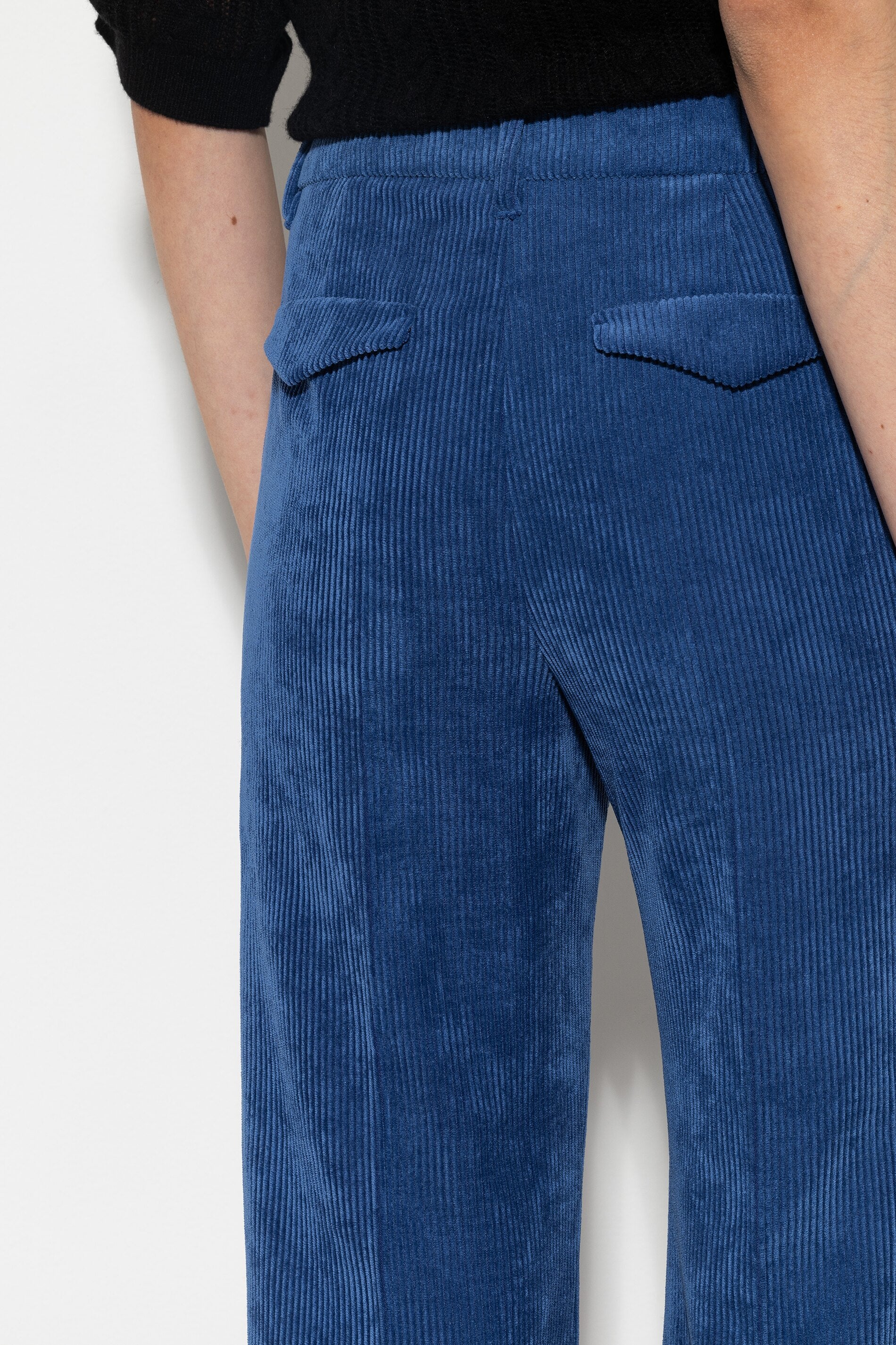 Cord-Bootcut-Pants