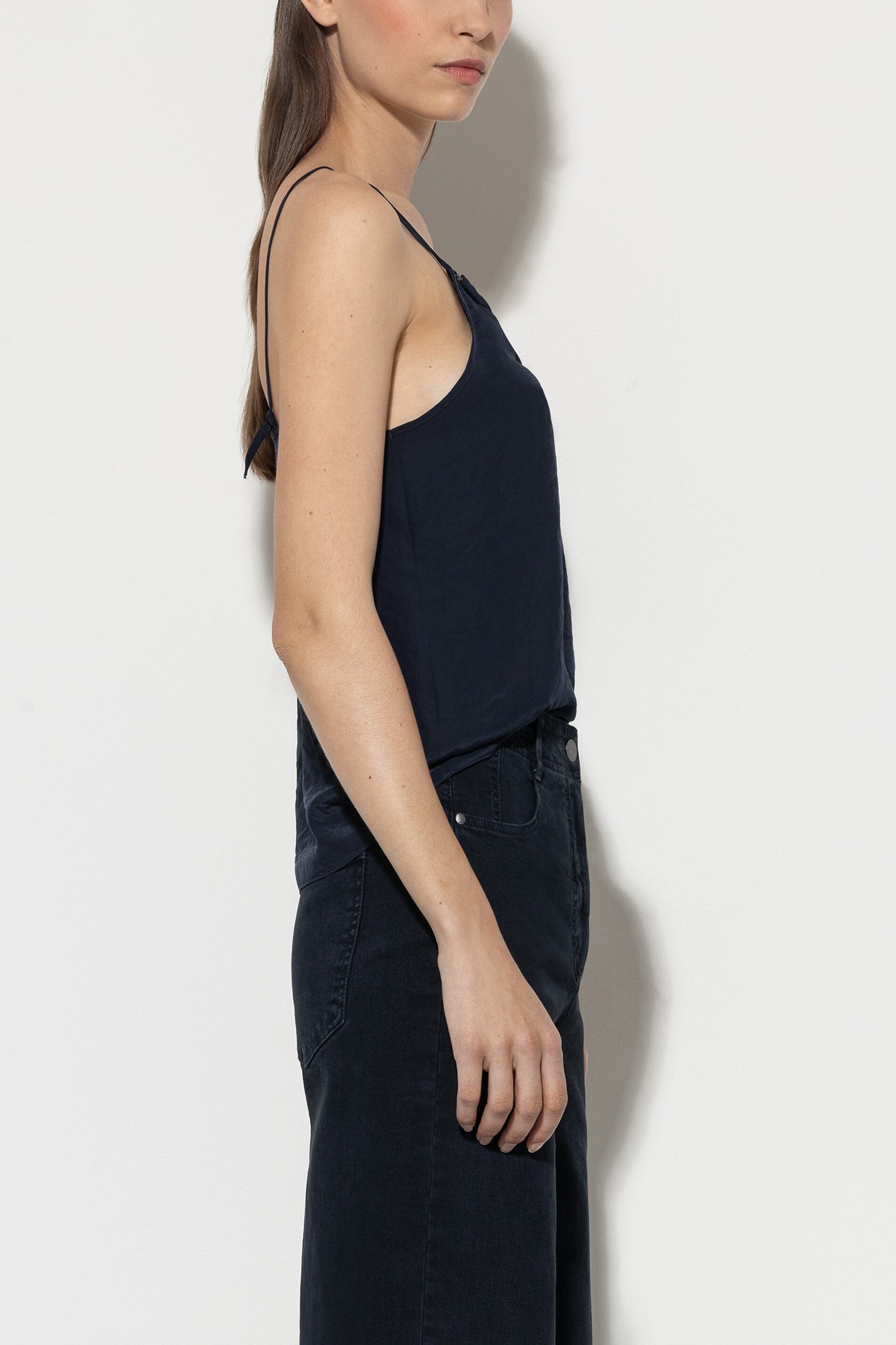 Spaghetti-Top mit Strasskordel