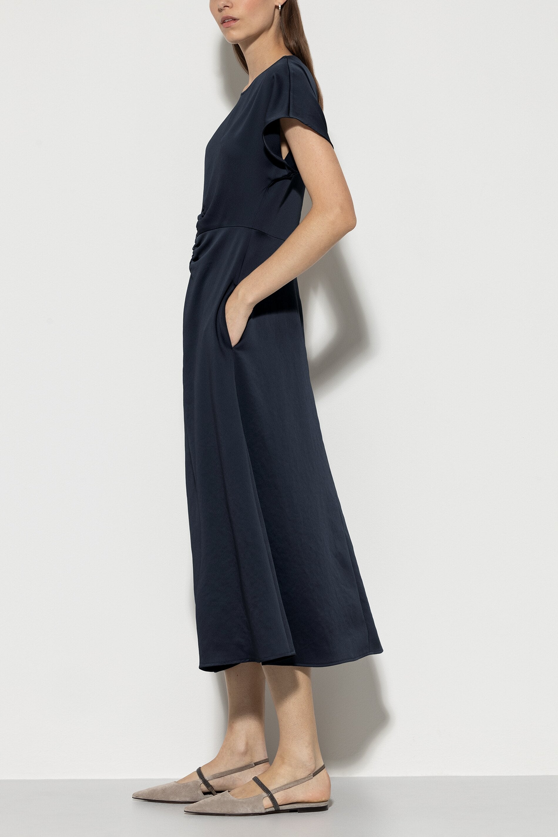 Maxikleid mit Faltendetails