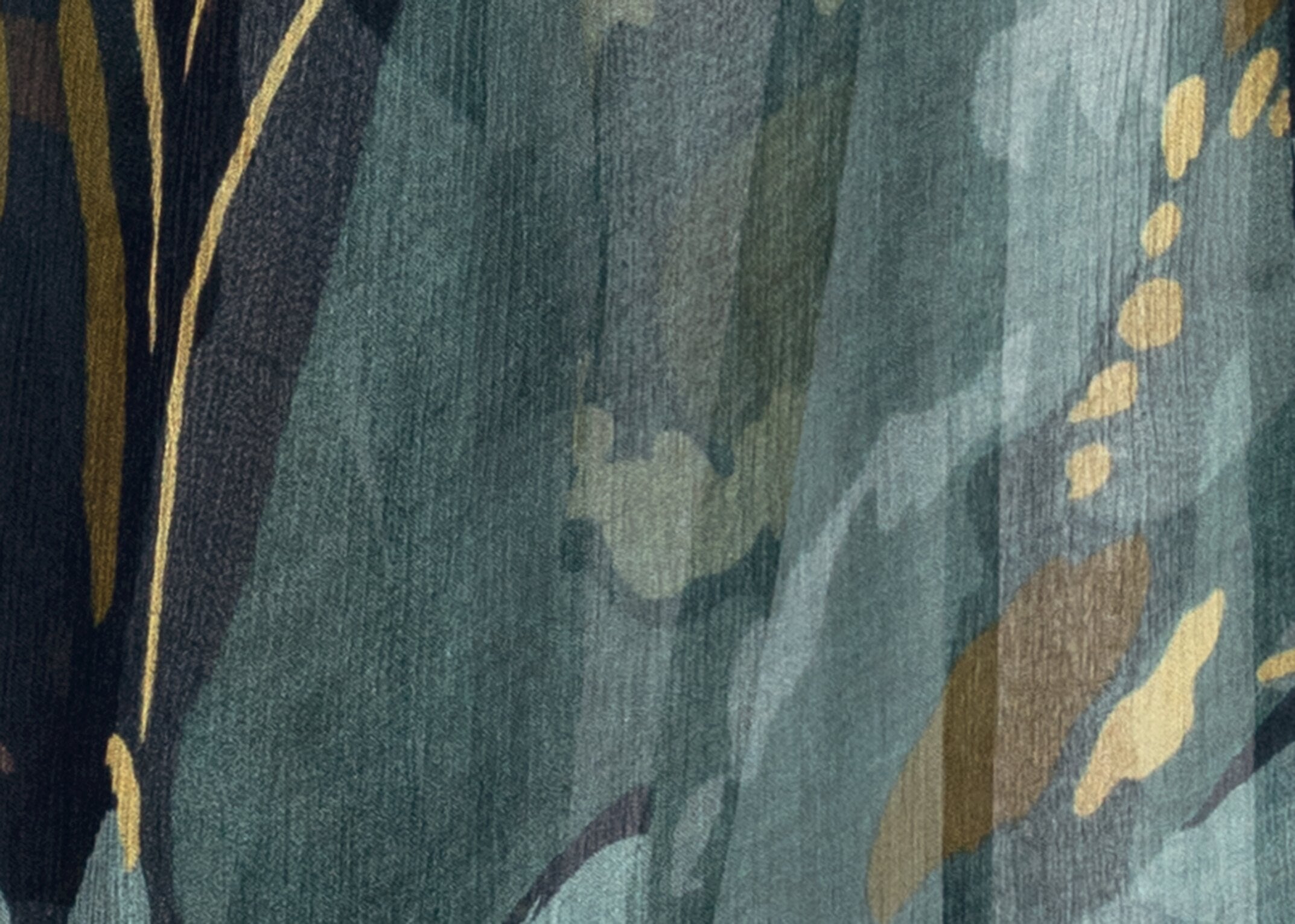 Pleated blouse with flower print