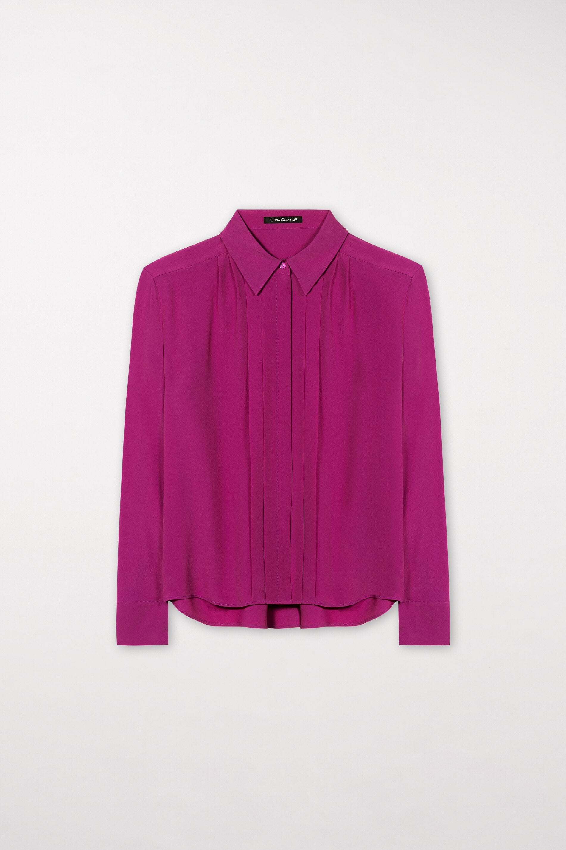 Blouse with pleats