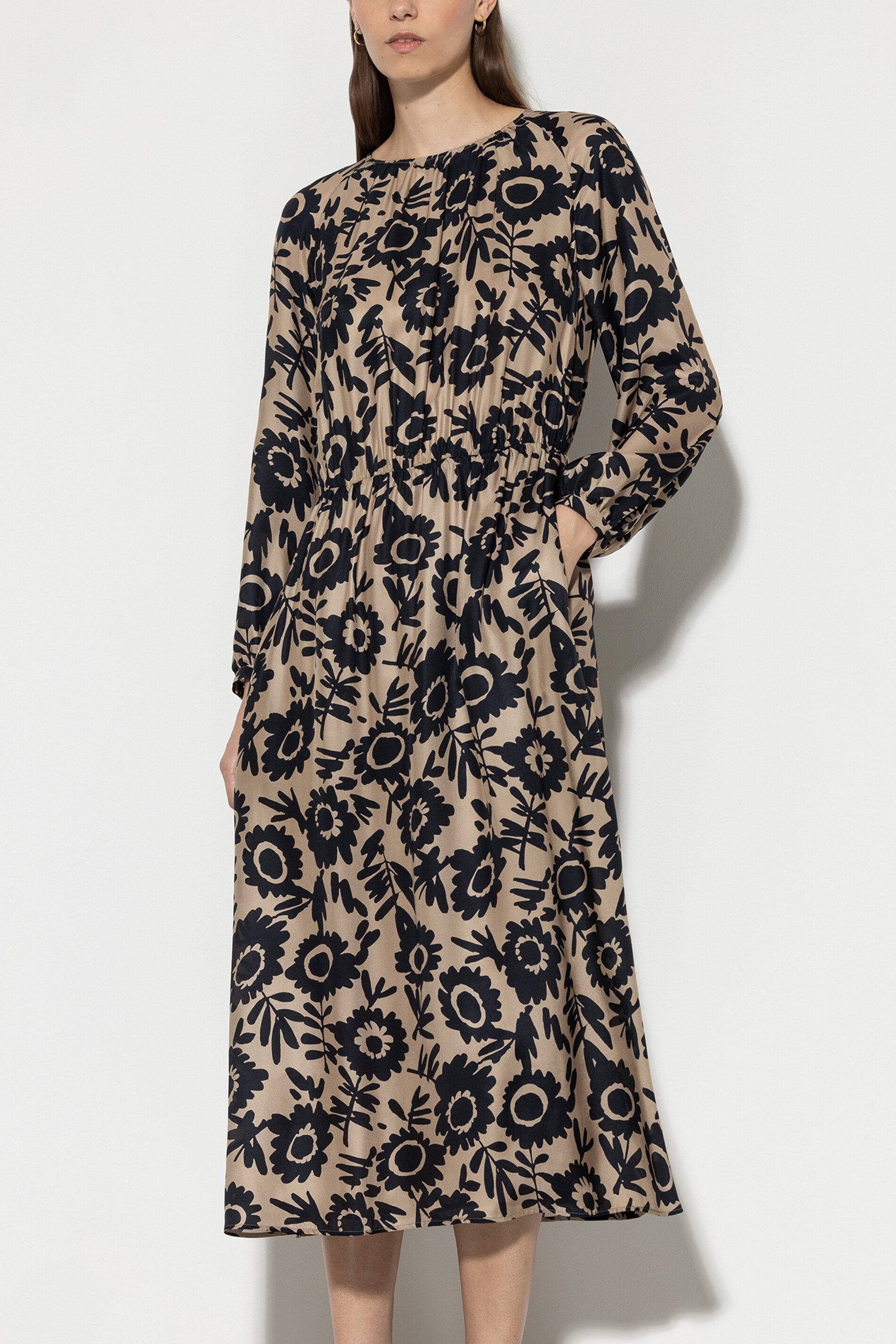 Maxi dress with flower print