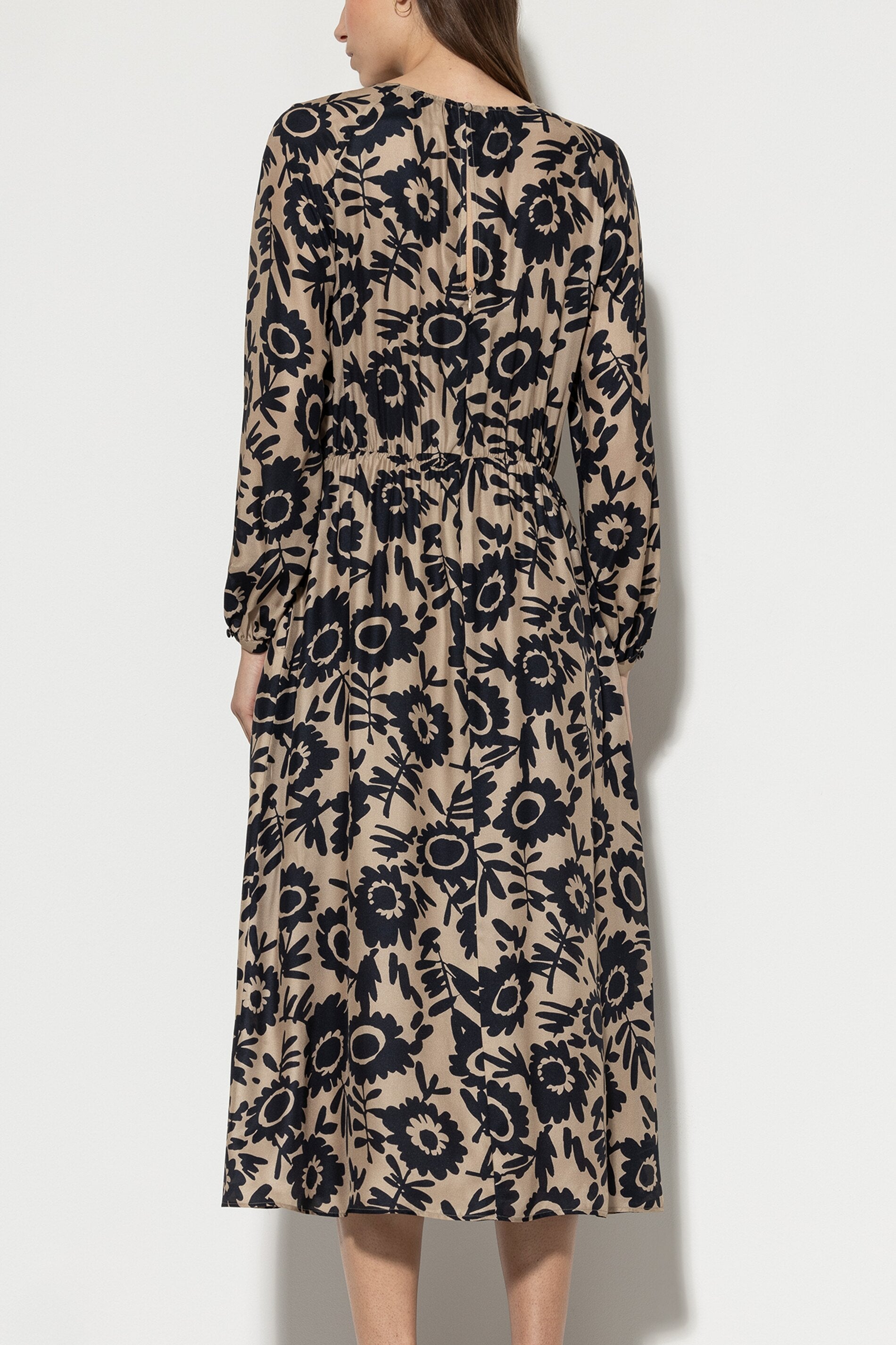 Maxi dress with flower print