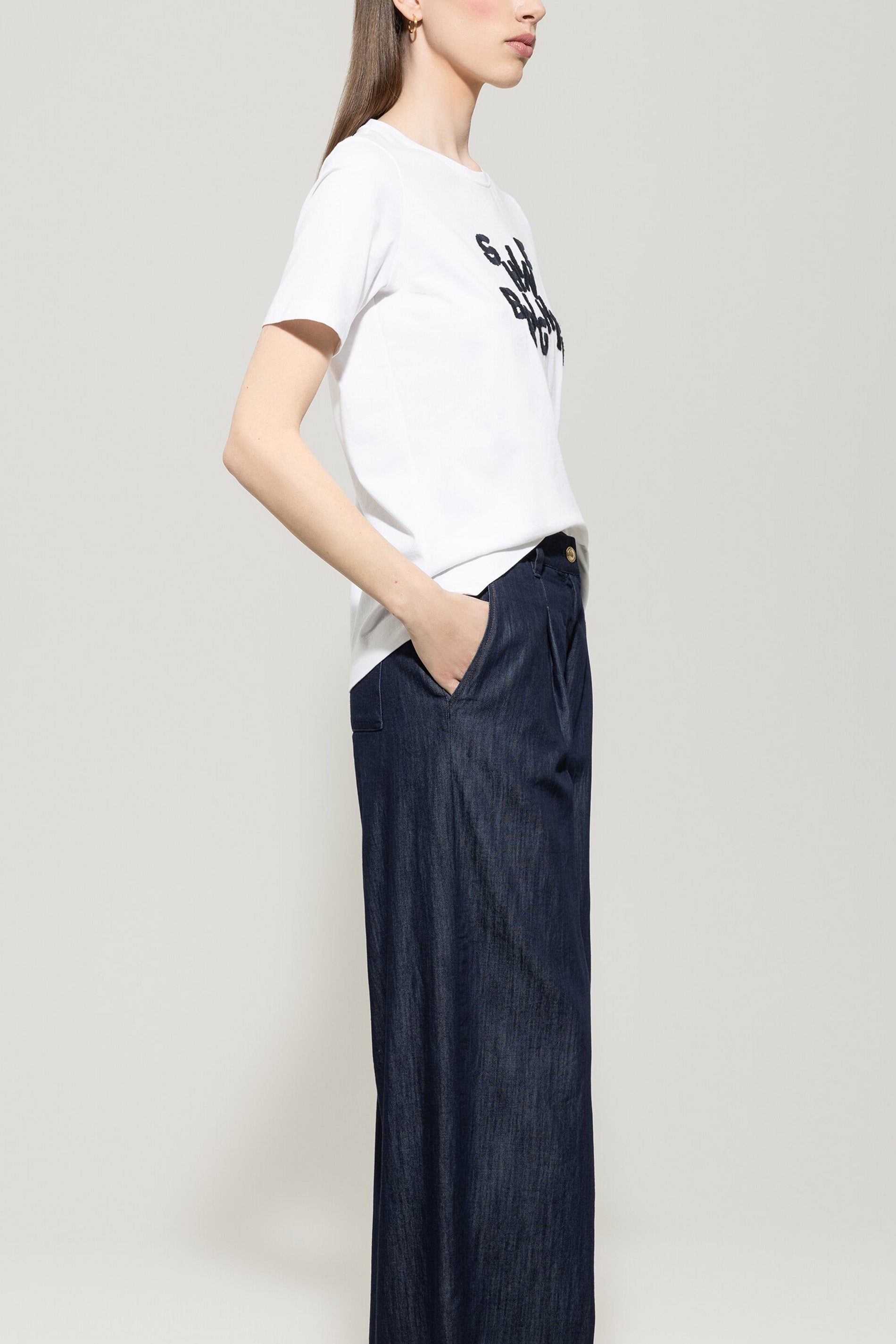 T-Shirt mit Stickerei