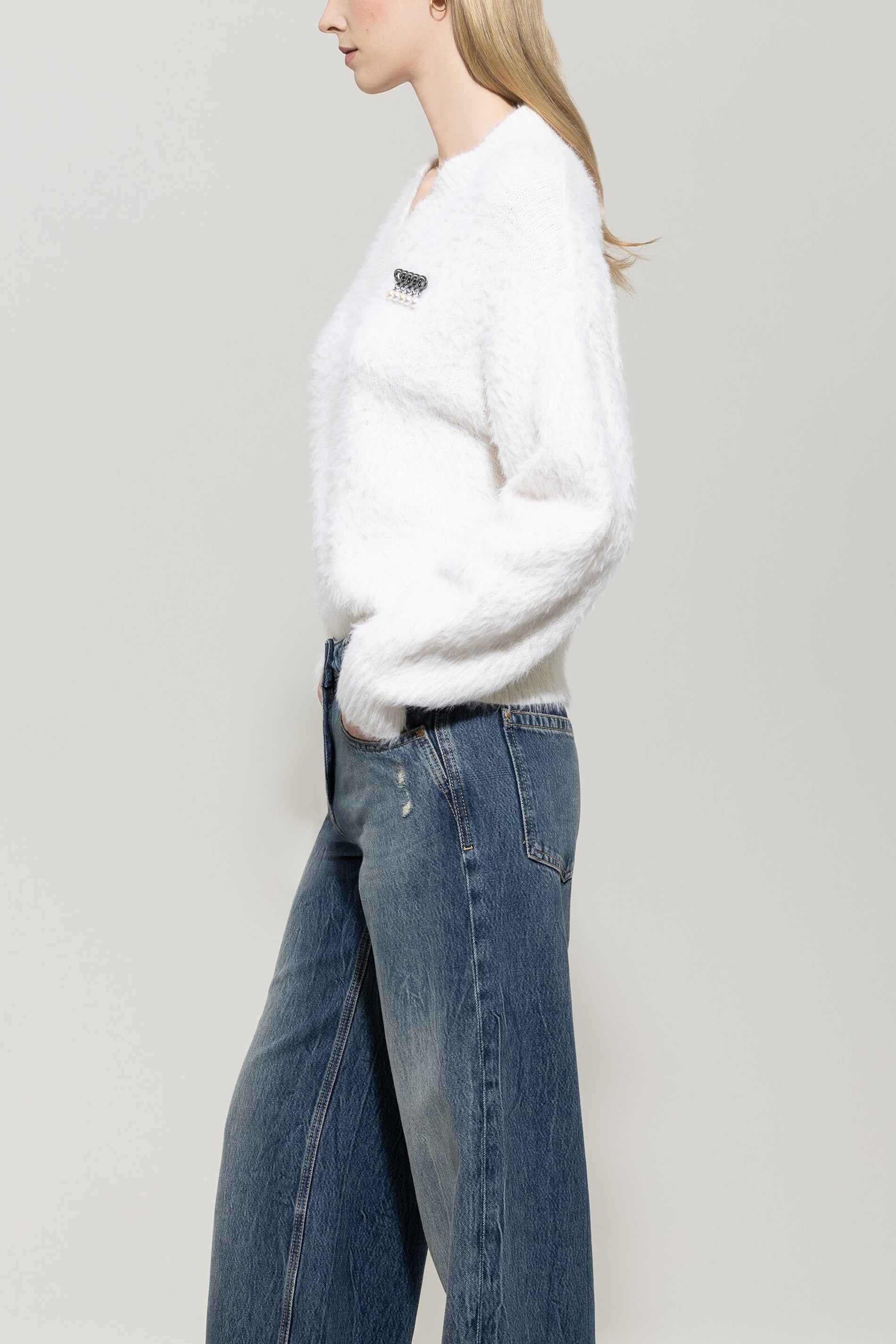 V-Neck-Pullover in Fell-Optik