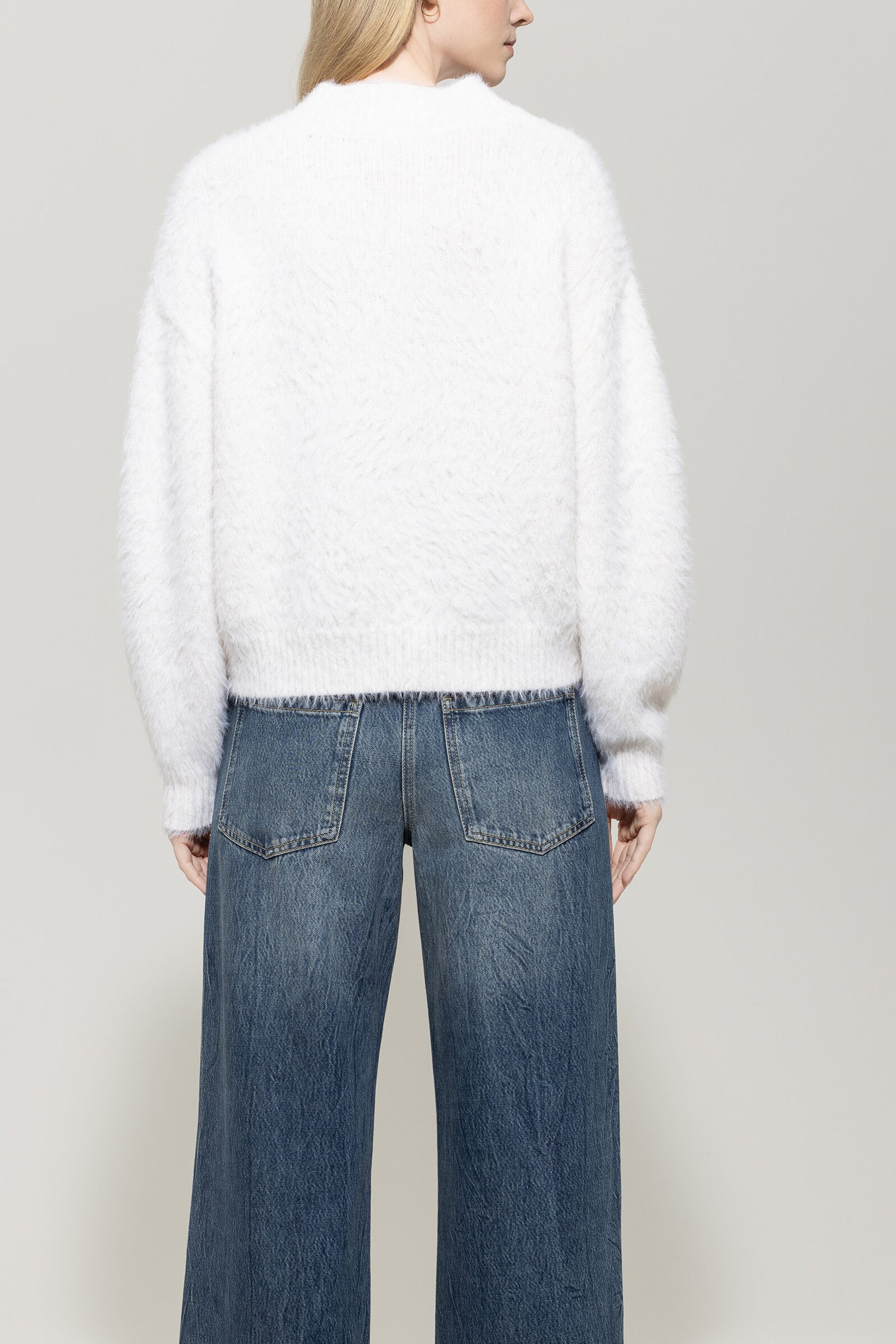 V-Neck-Pullover in Fell-Optik