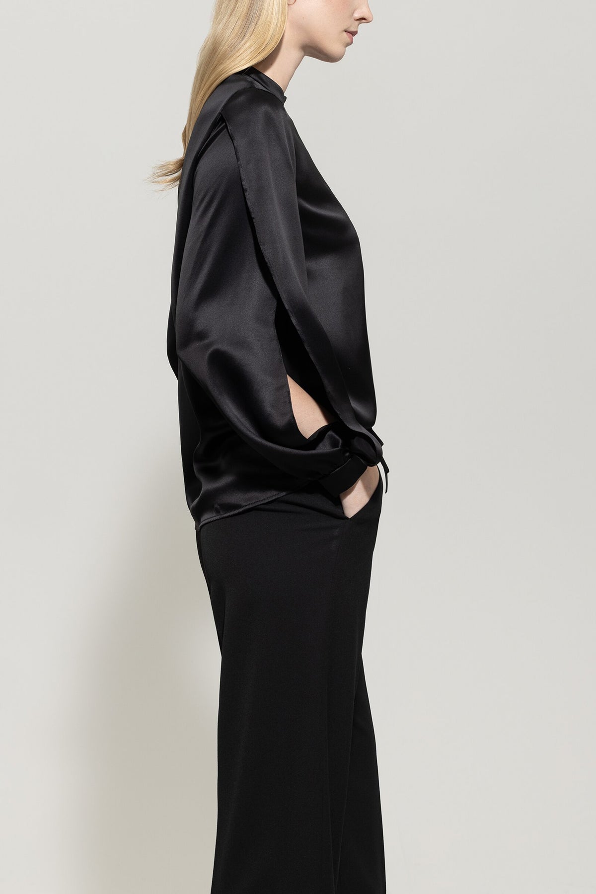 Seidenbluse mit offenen Ärmeln