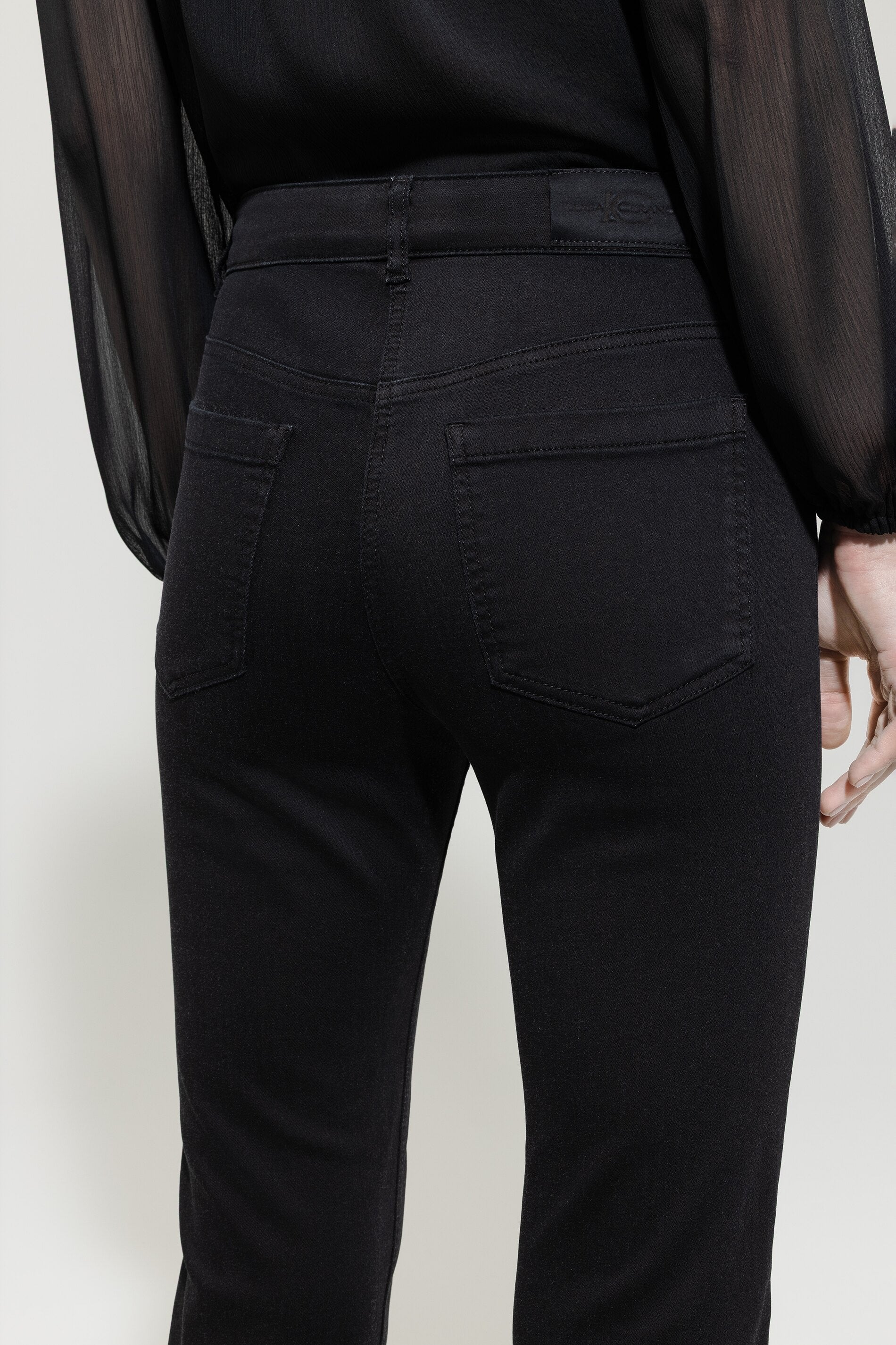 Tapered-Twill-Denim