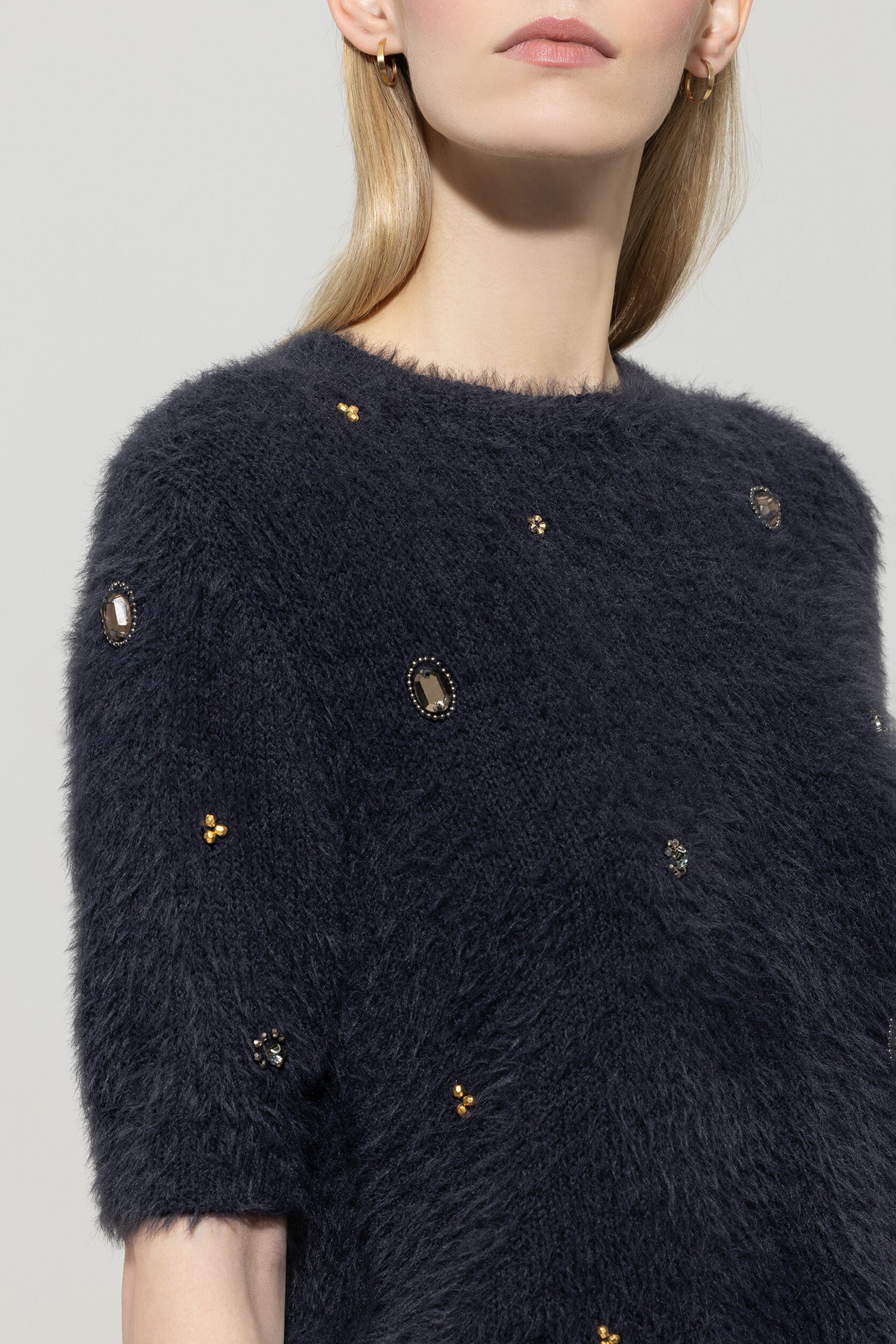 Kurzarm-Pullover mit Steinen