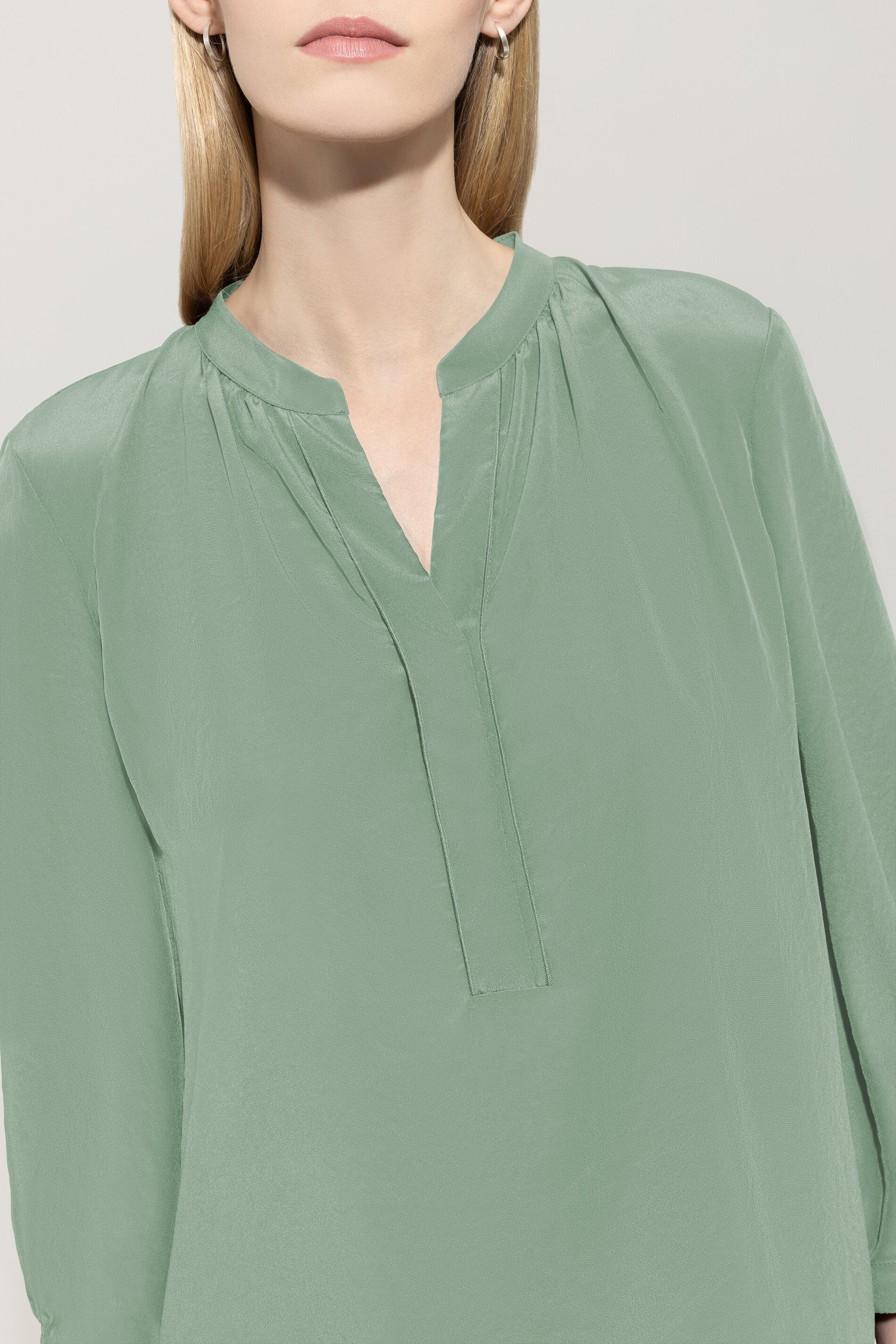 Bluse mit Smokdetail
