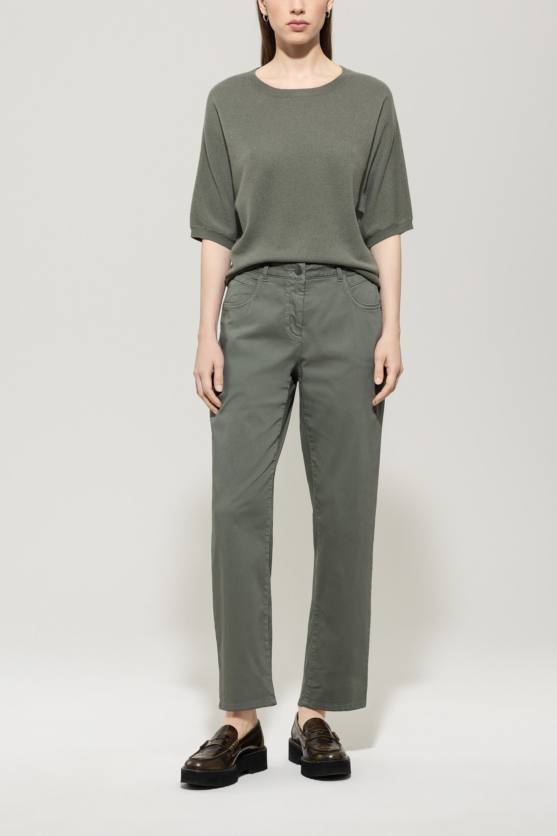 High-Stretch-Tapered-Denim