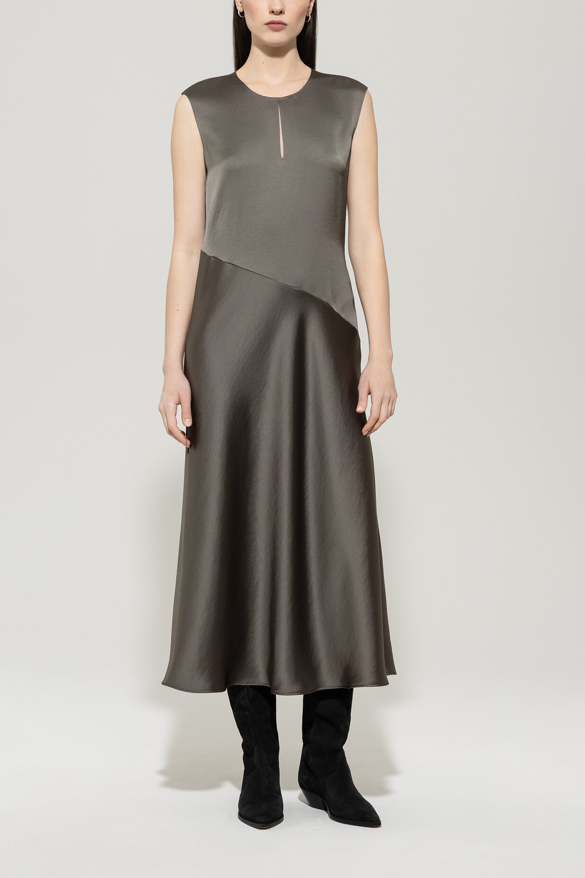 Shiftdress mit Cut-out-Detail