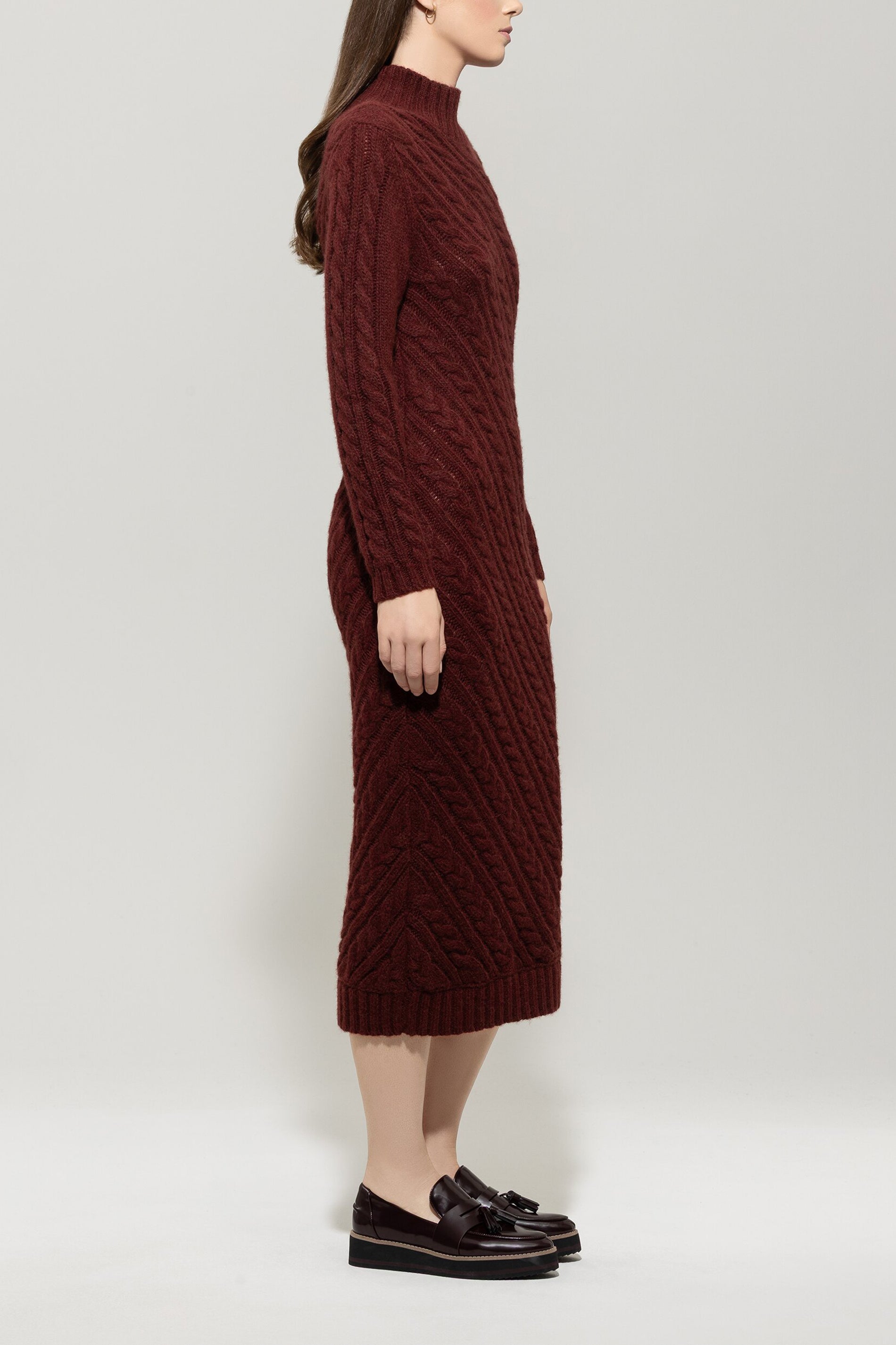 Kleid mit Diagonal-Cable-Knit