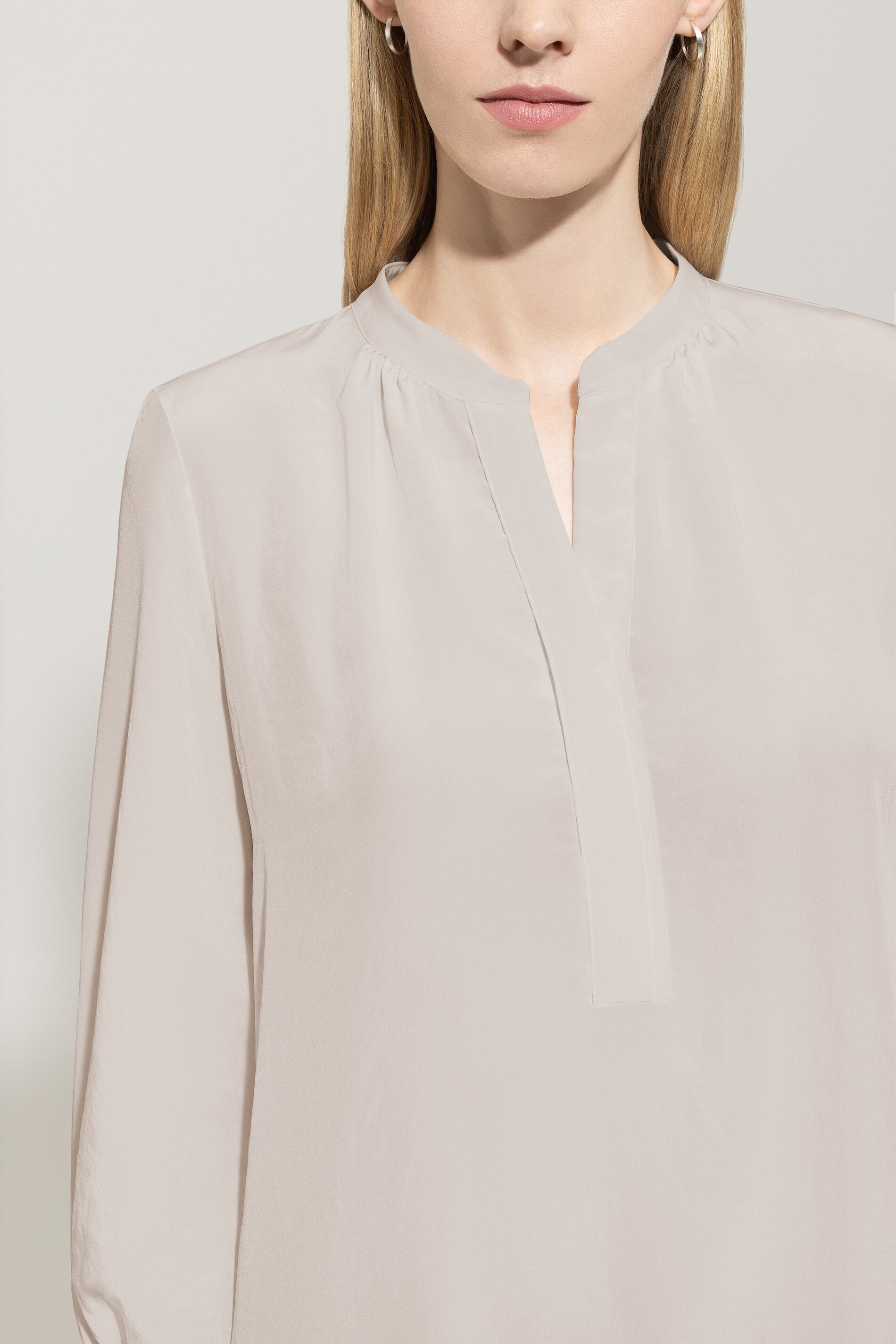 Bluse mit Smokdetail