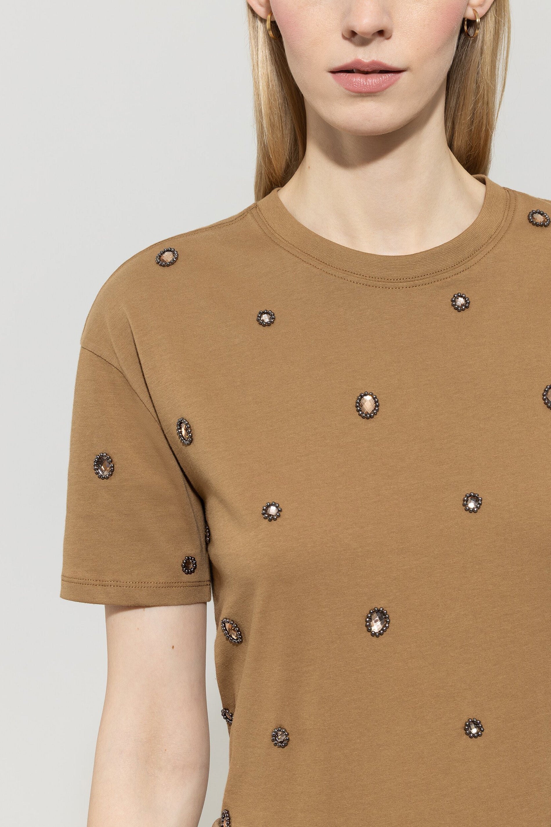 T-Shirt mit Perlendetails