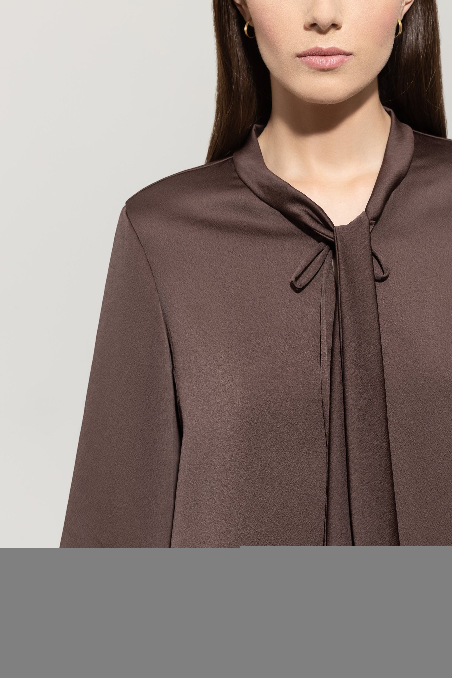 Bluse mit Schluppendetails