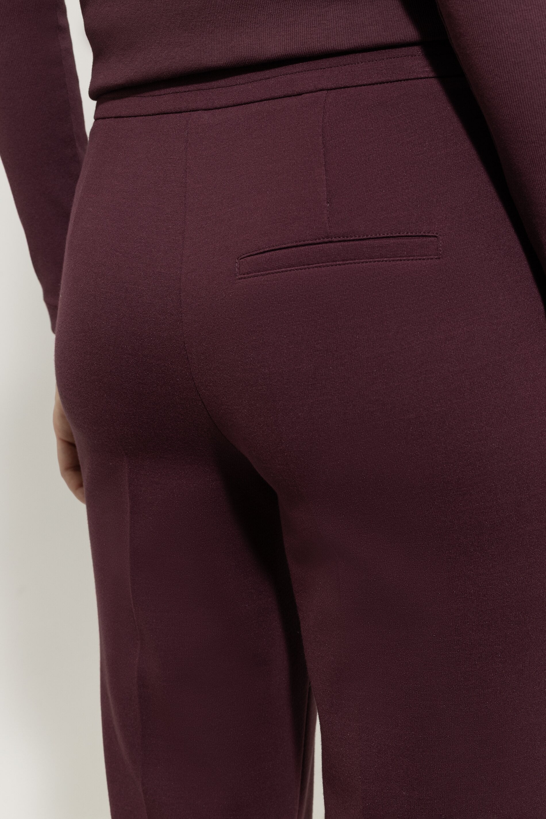 Tapered-Pants aus Punto-Milano